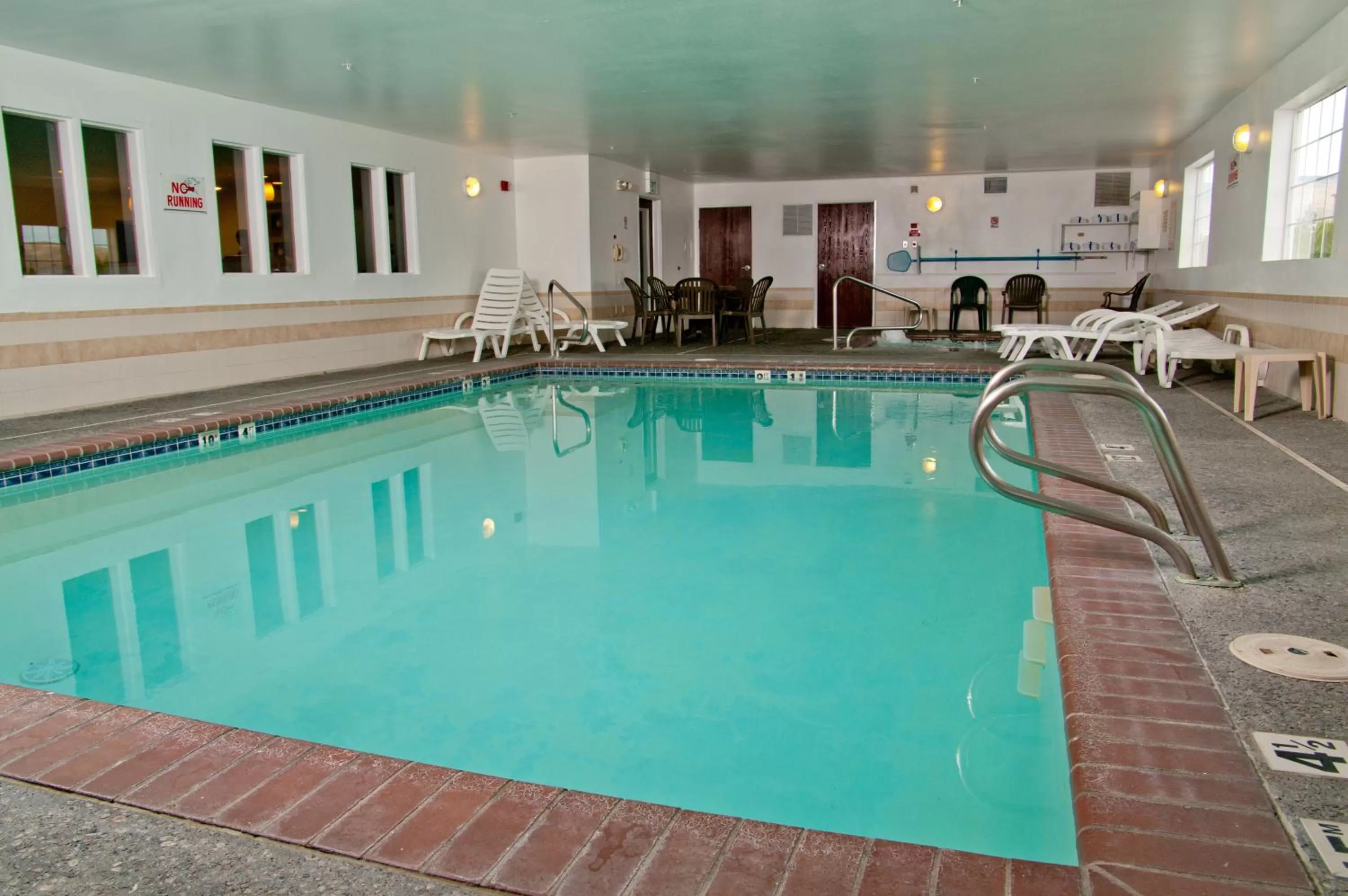 Swimming pool in Best Western Plus Wenatchee Downtown Hotel