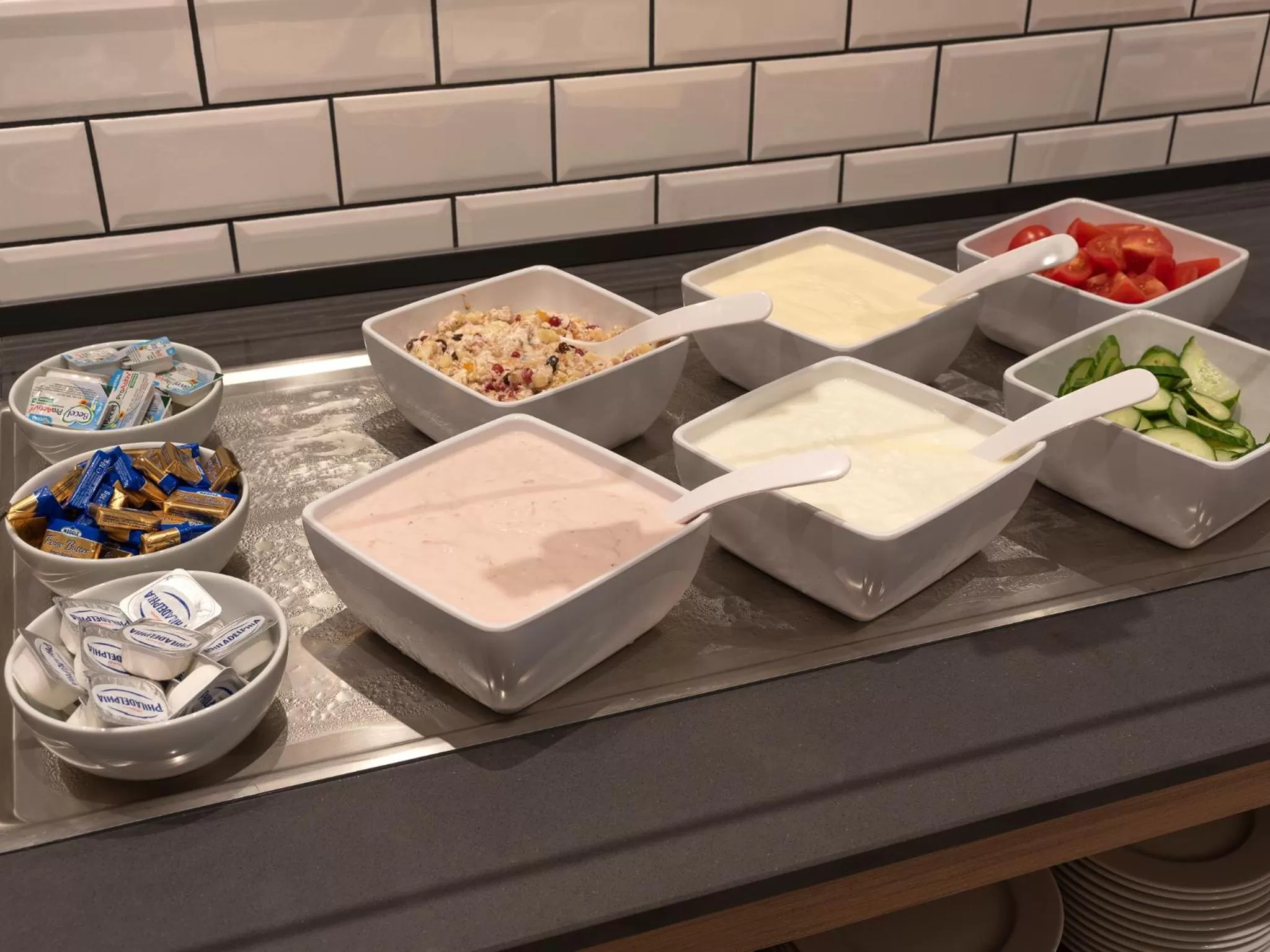 Food and drinks in Holiday Inn Express - Offenbach by IHG