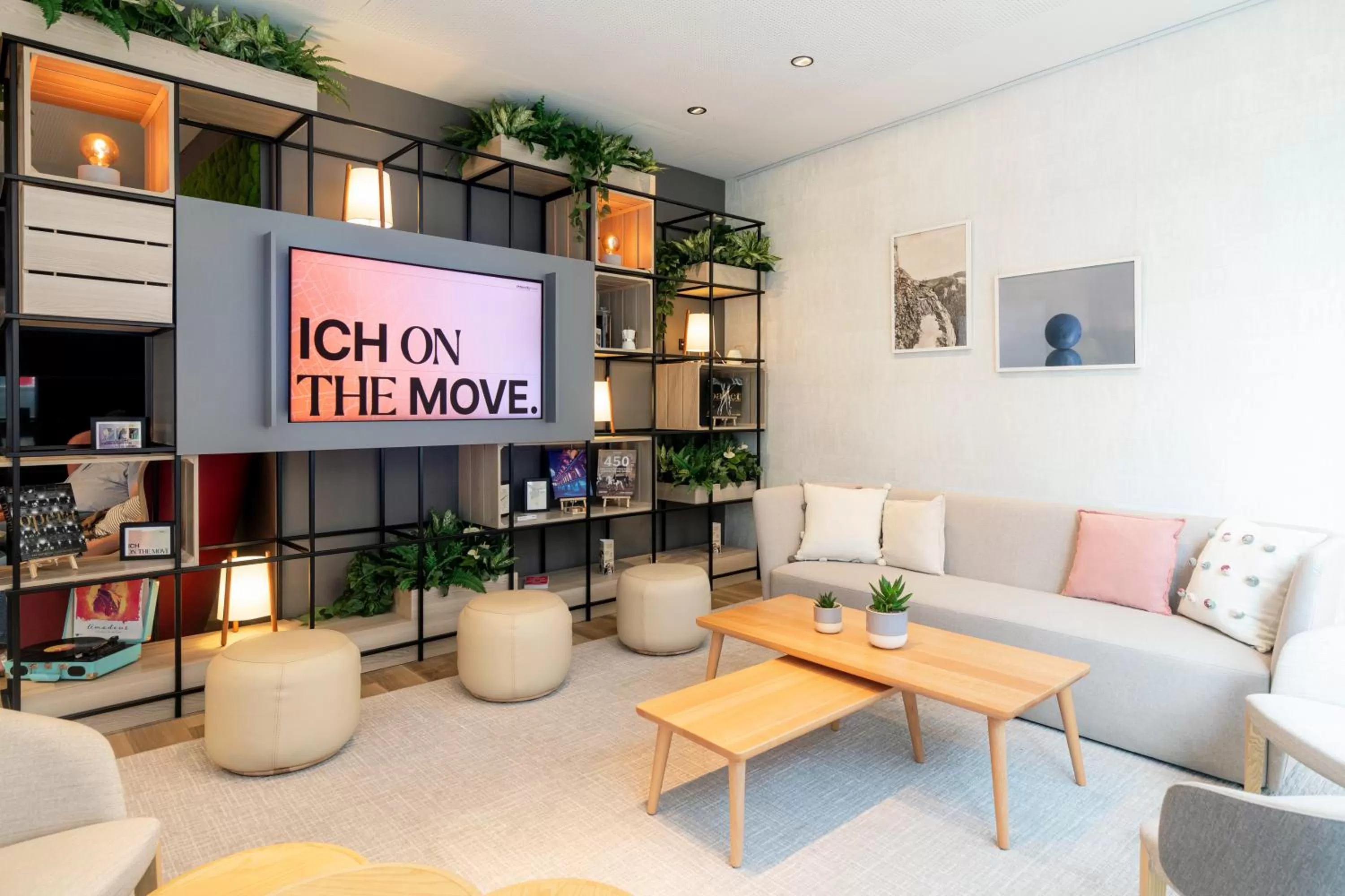 Lobby or reception in IntercityHotel Wien