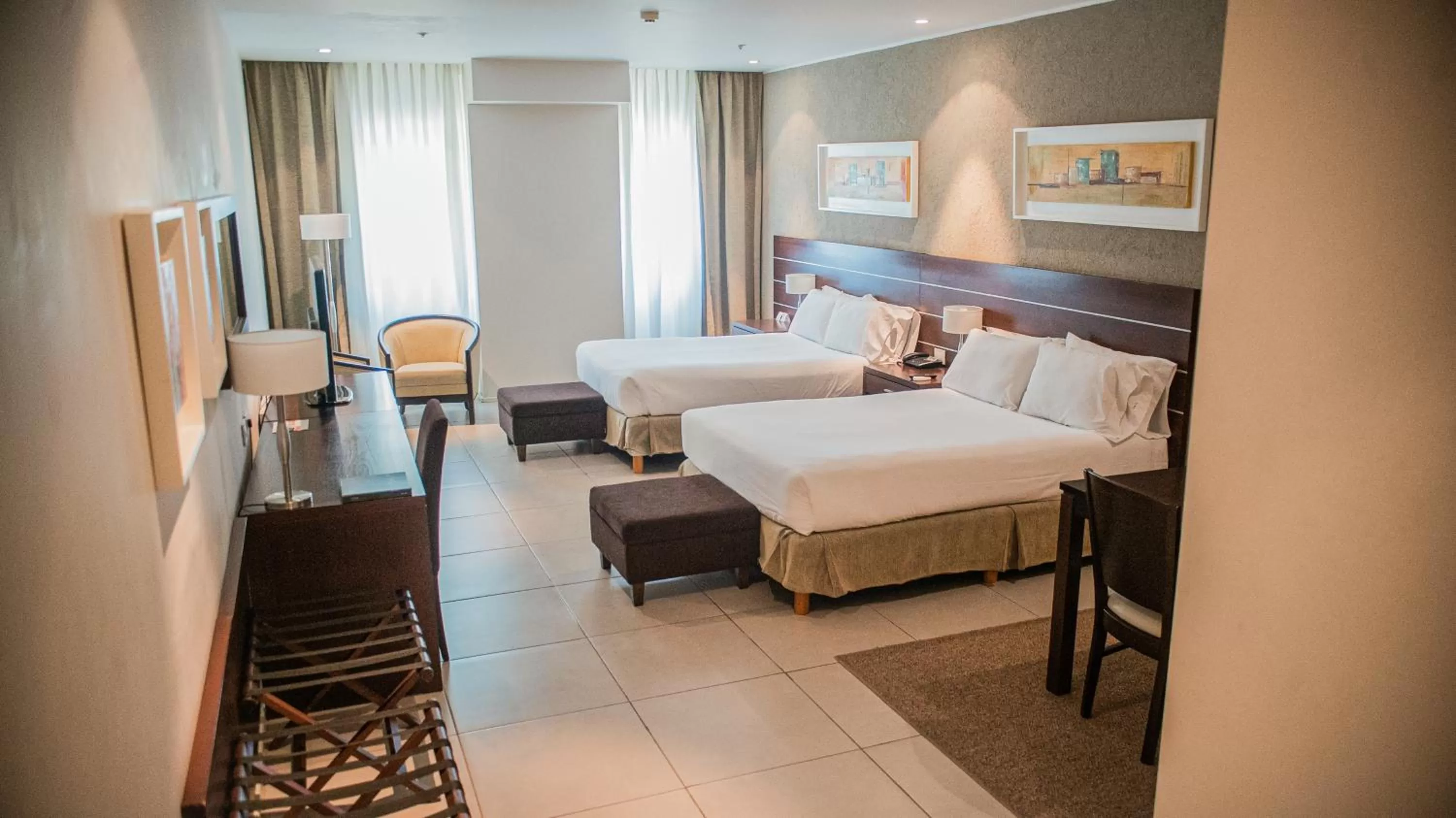 Photo of the whole room in Orfeo Suites Cordoba