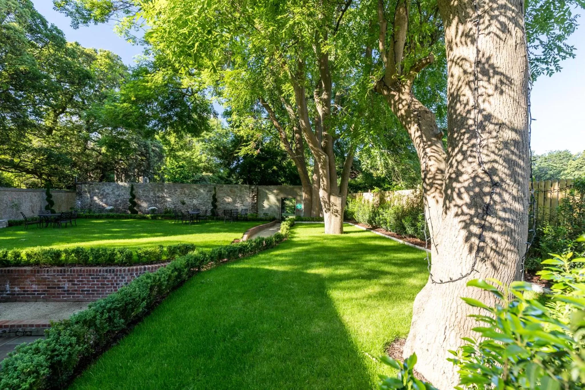 Garden in Stauntons on the Green Hotel