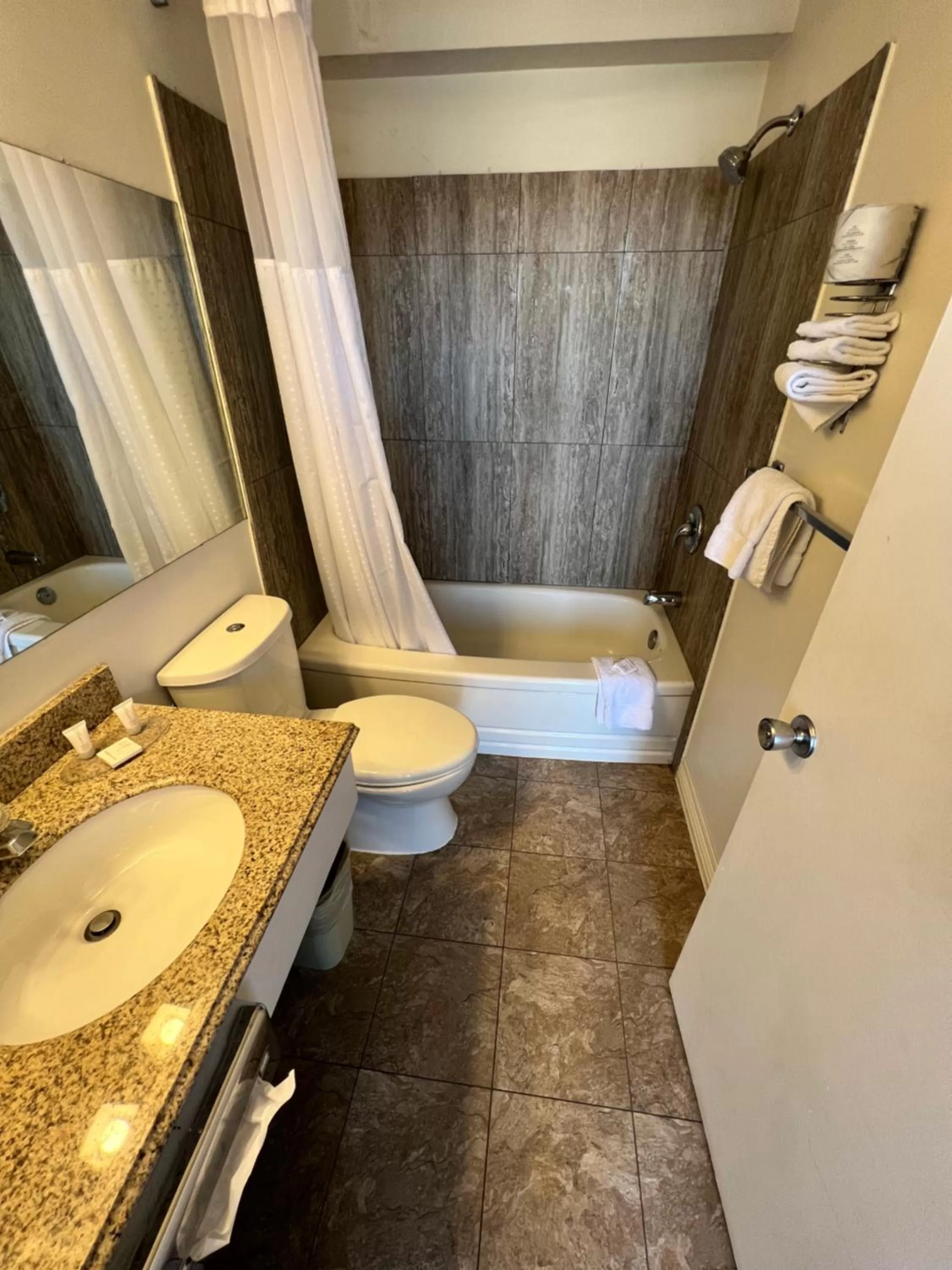 Shower in Thriftlodge Saskatoon