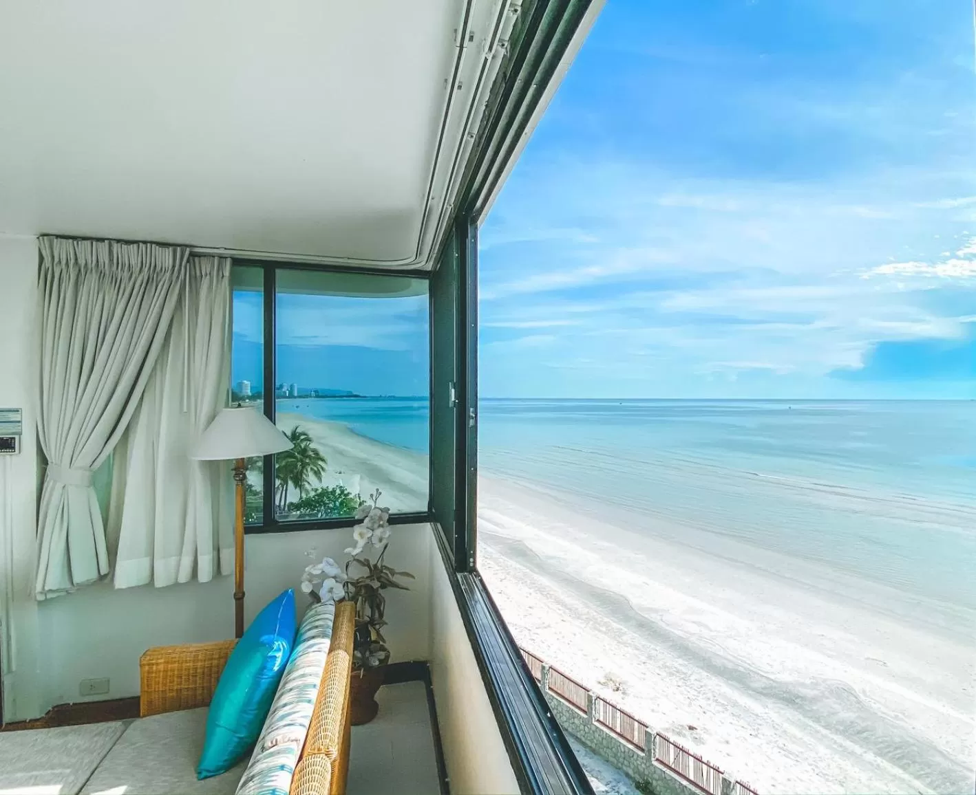 Sea view in Nern Chalet Beachfront Hotel