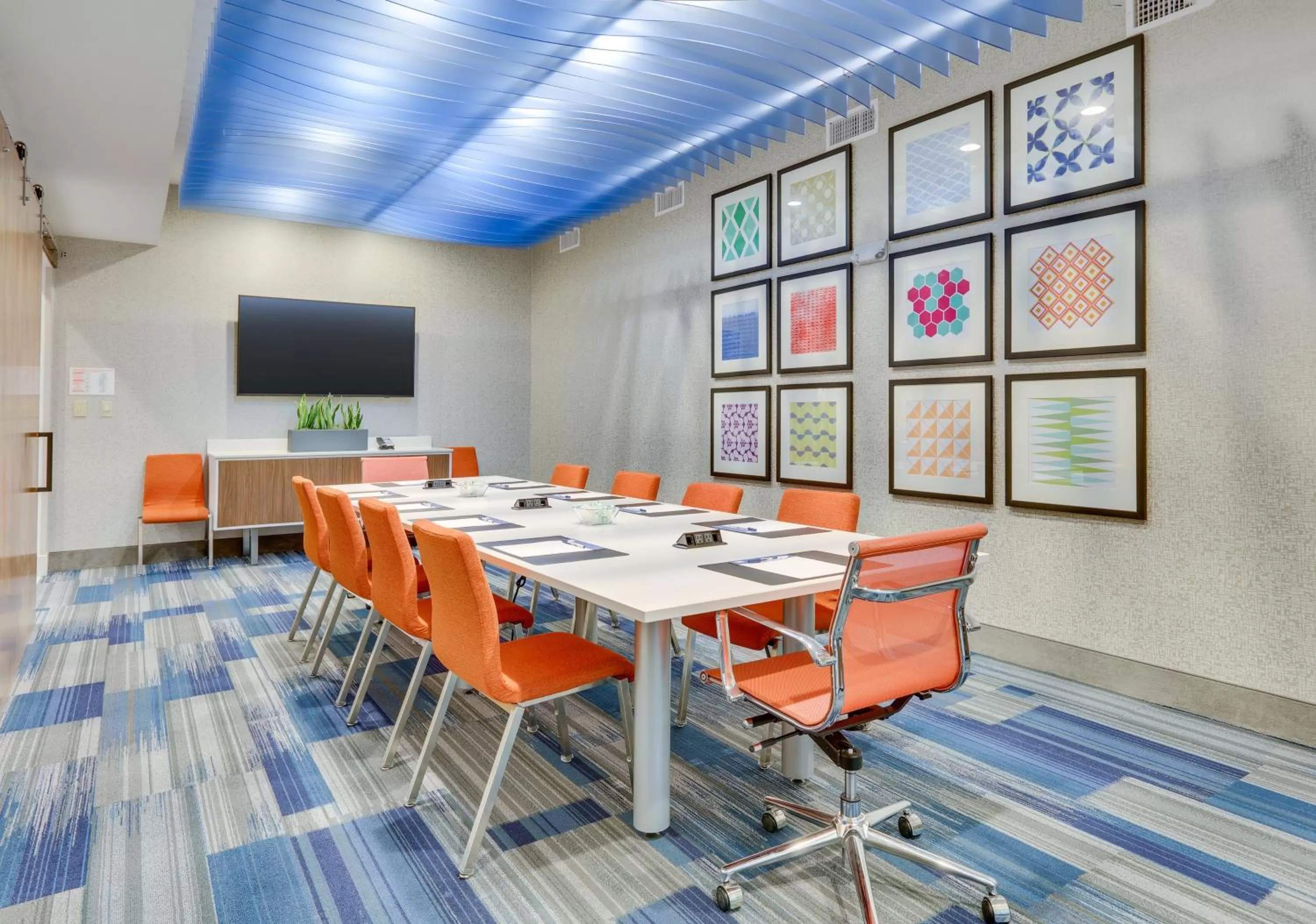 Meeting/conference room in Holiday Inn Express & Suites Dallas NW - Farmers Branch by IHG