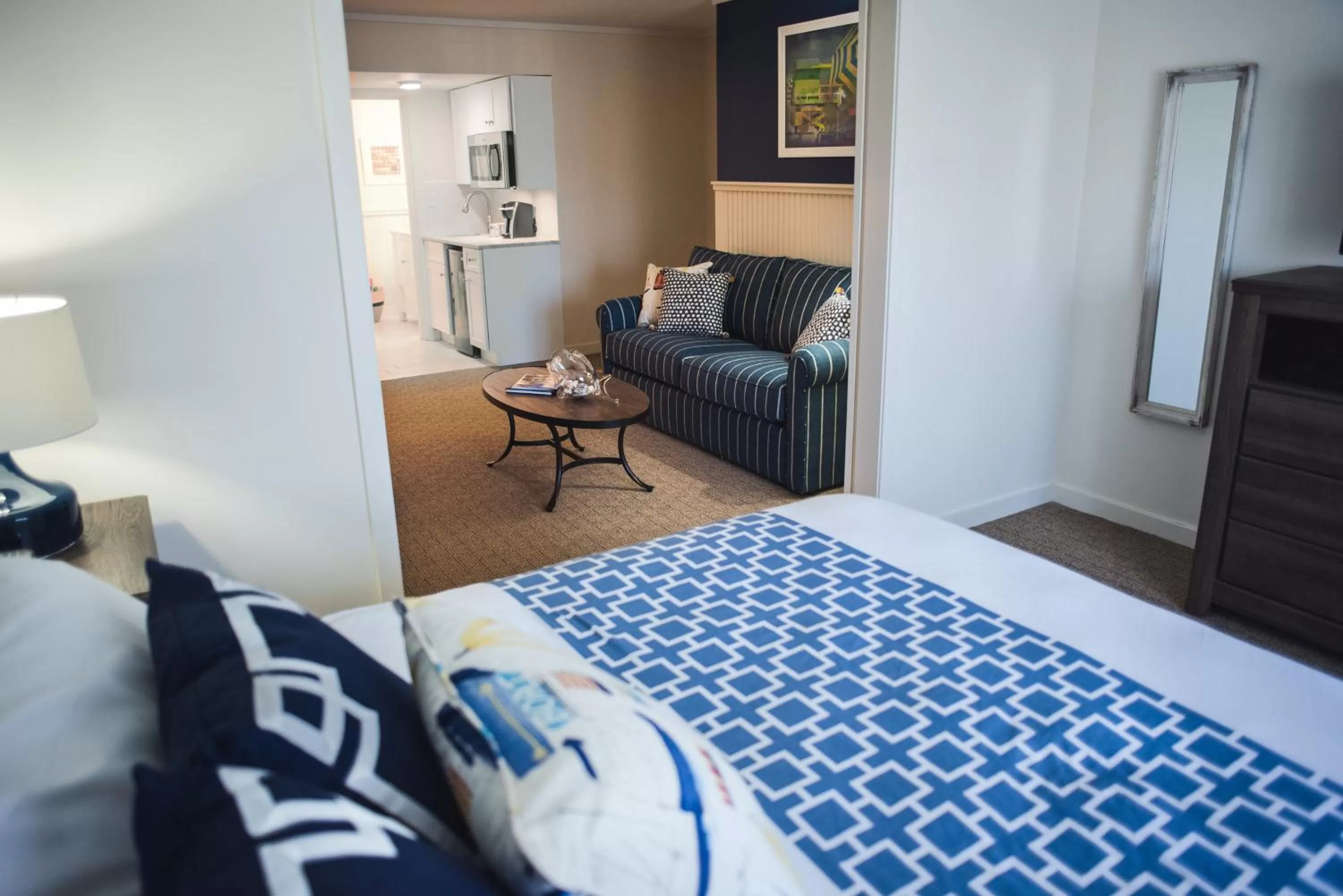 Photo of the whole room, Bed in Circle Hotel Fairfield