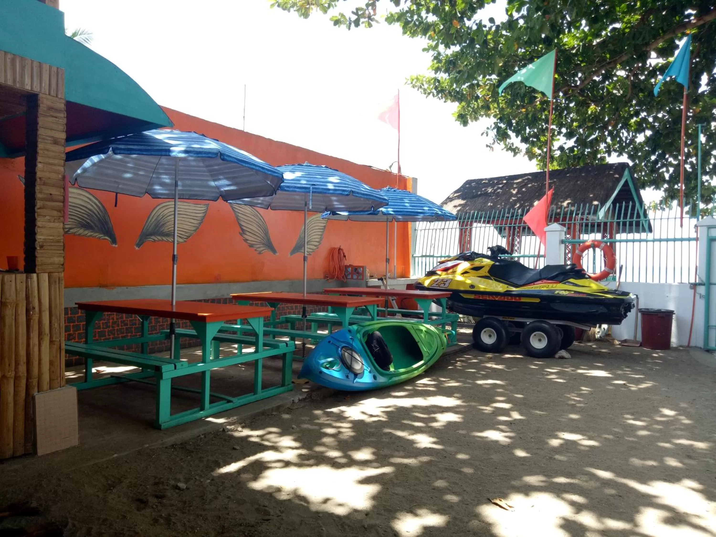 Property building in SmallFry's Beach Resort