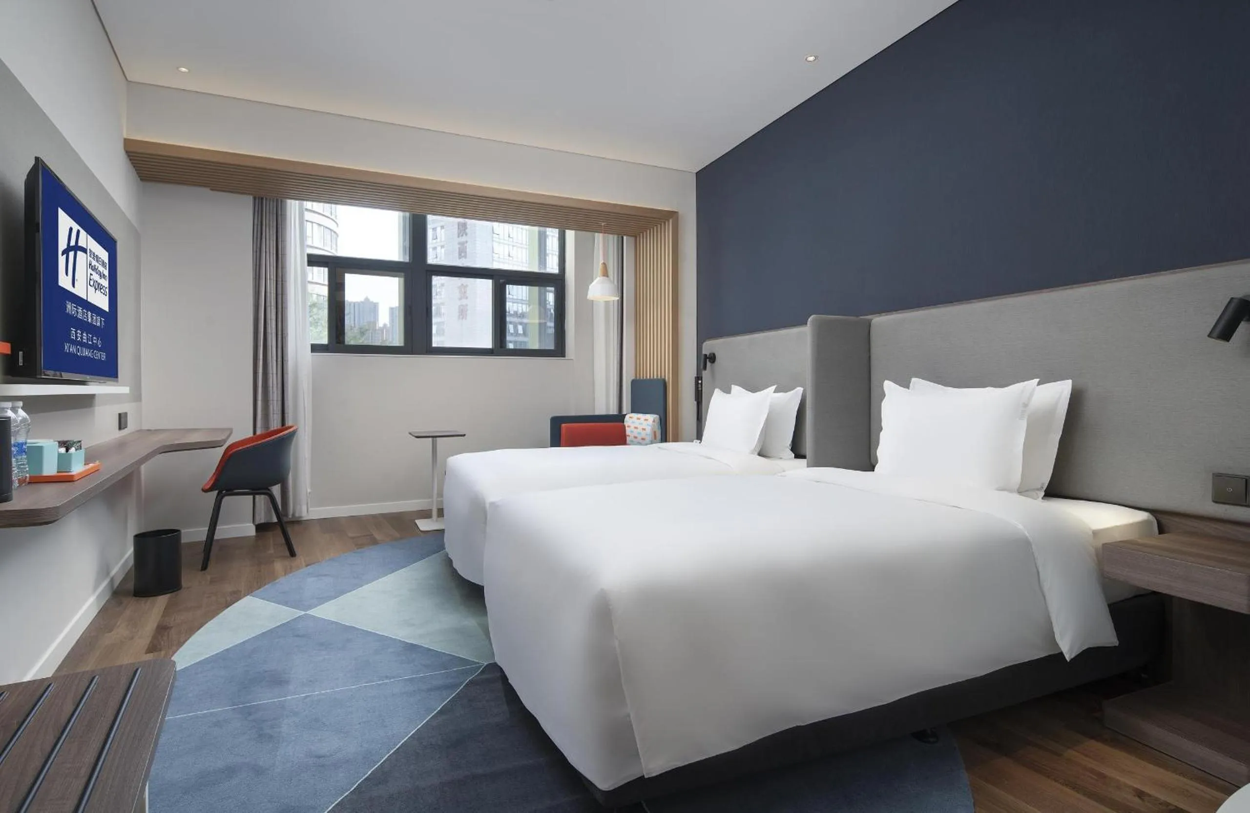 Property building, Bed in Holiday Inn Express Xi'an Qujiang Center by IHG