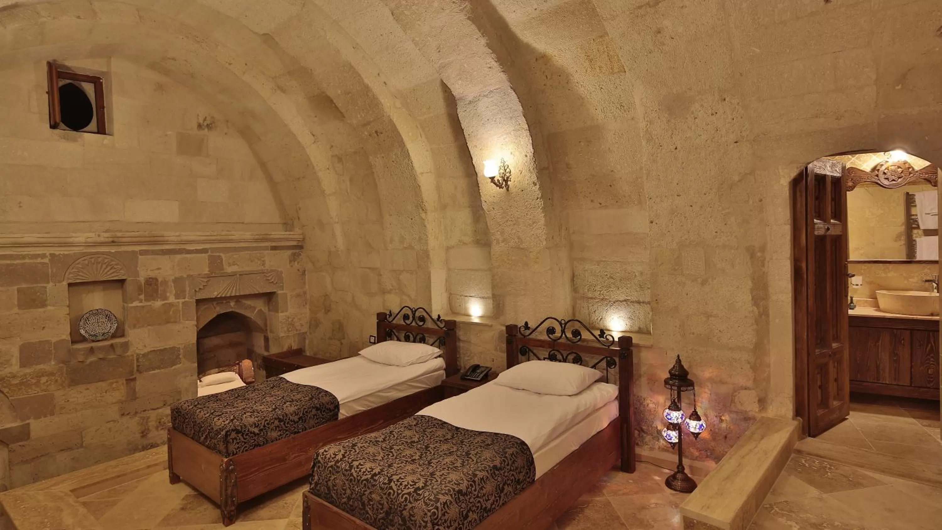 Photo of the whole room, Bed in Cappadocia Cave Land Hotel