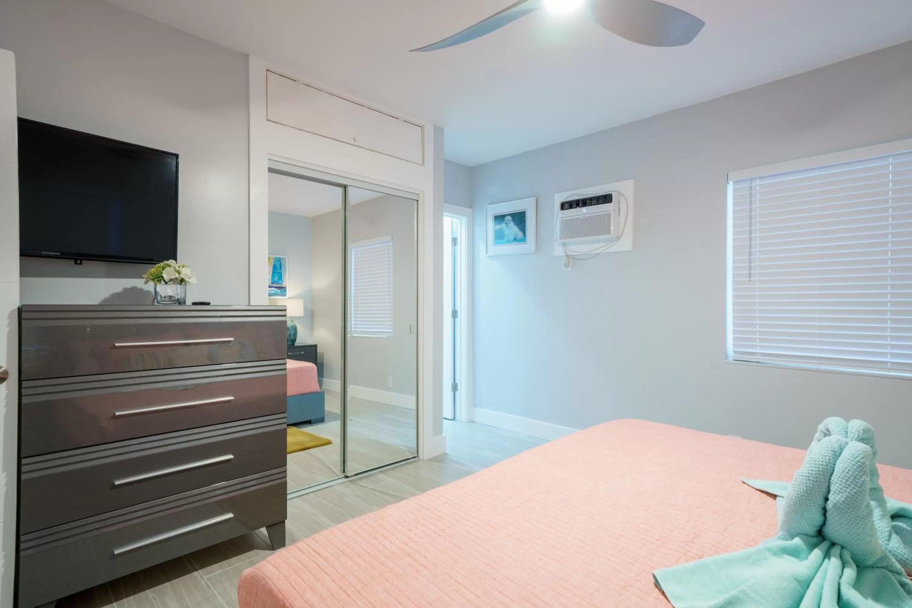 TV and multimedia, Bed in The Surf Hollywood Beach