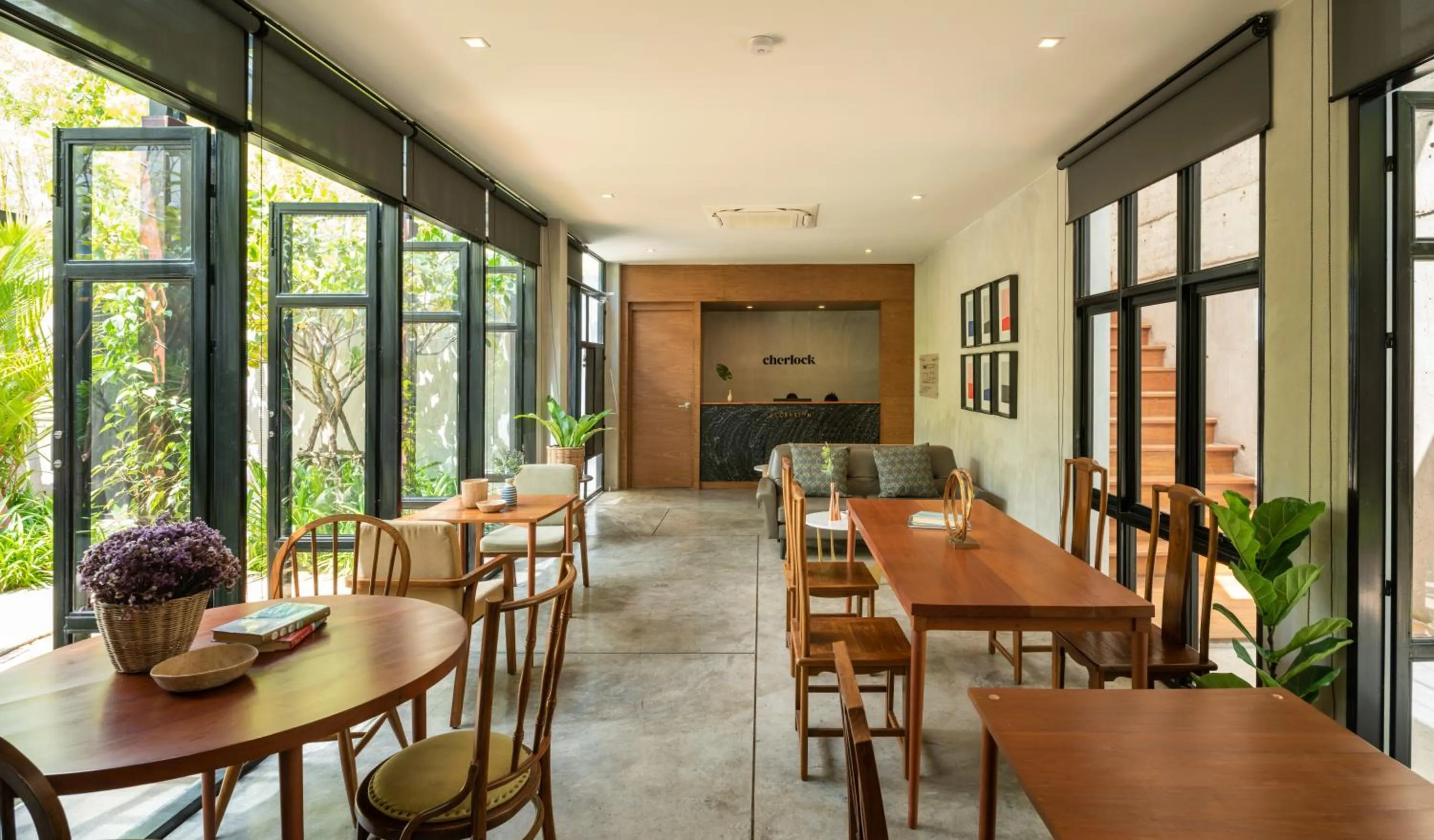 Lobby or reception in Cherlock hotel