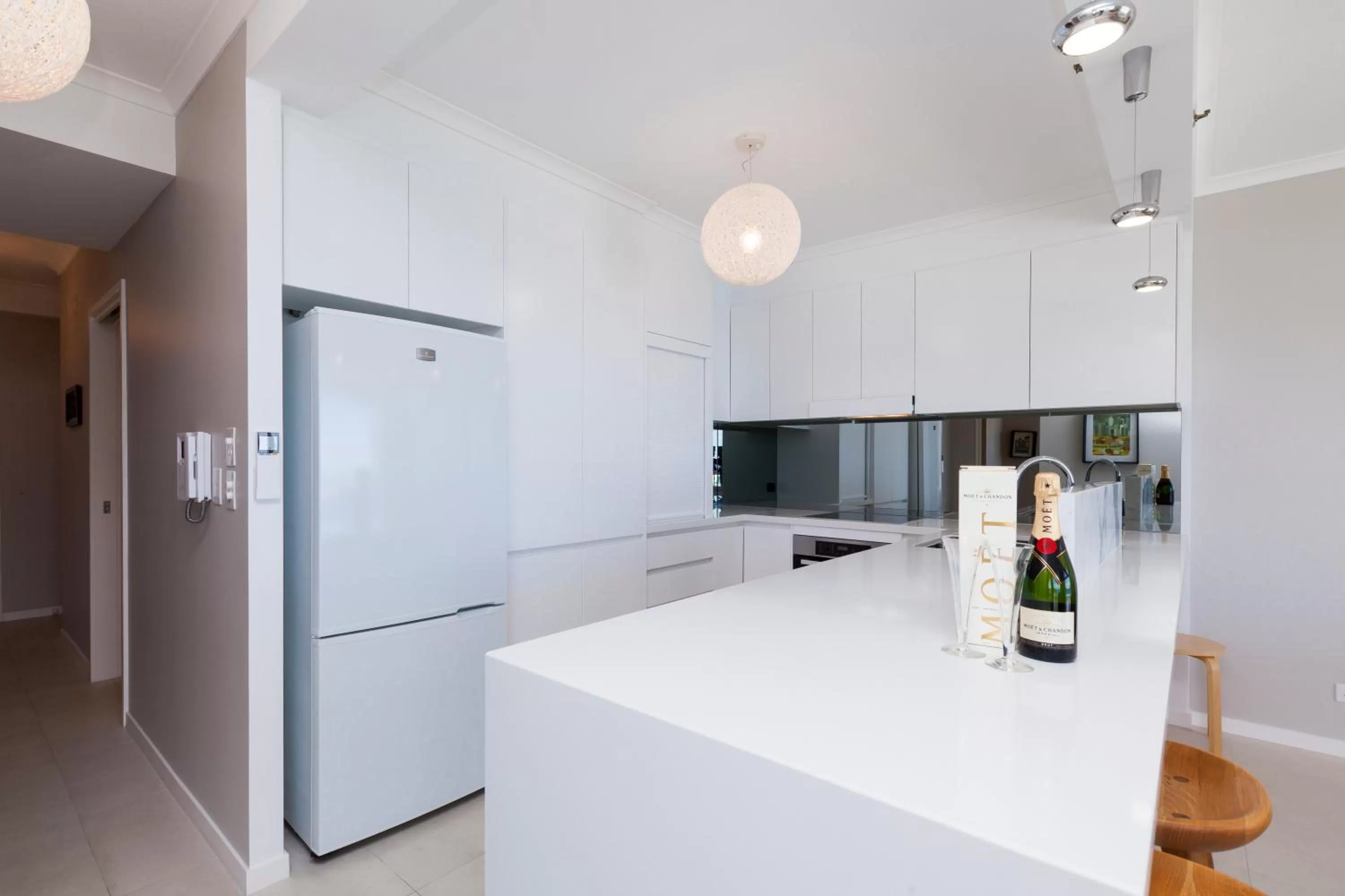 Kitchen or kitchenette in ULTIQA Points North