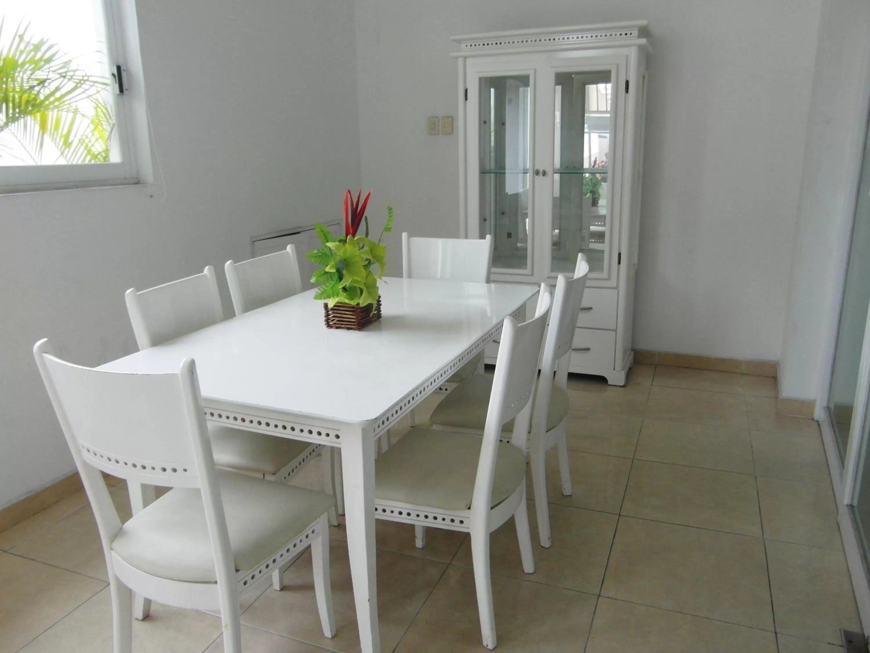 Communal lounge/ TV room in Hotel El Cid