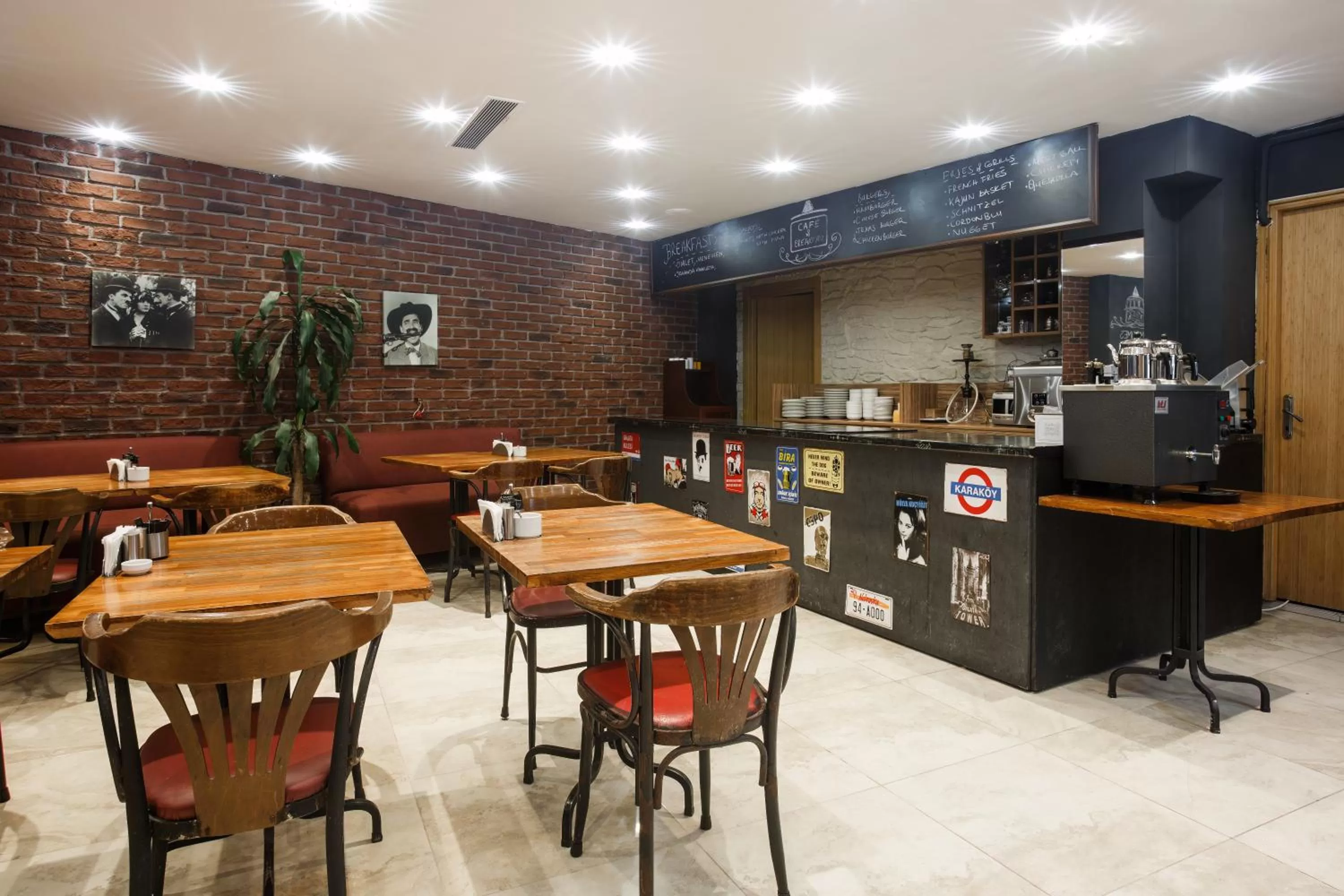 Restaurant/Places to Eat in P Galata Hotel - Special Category