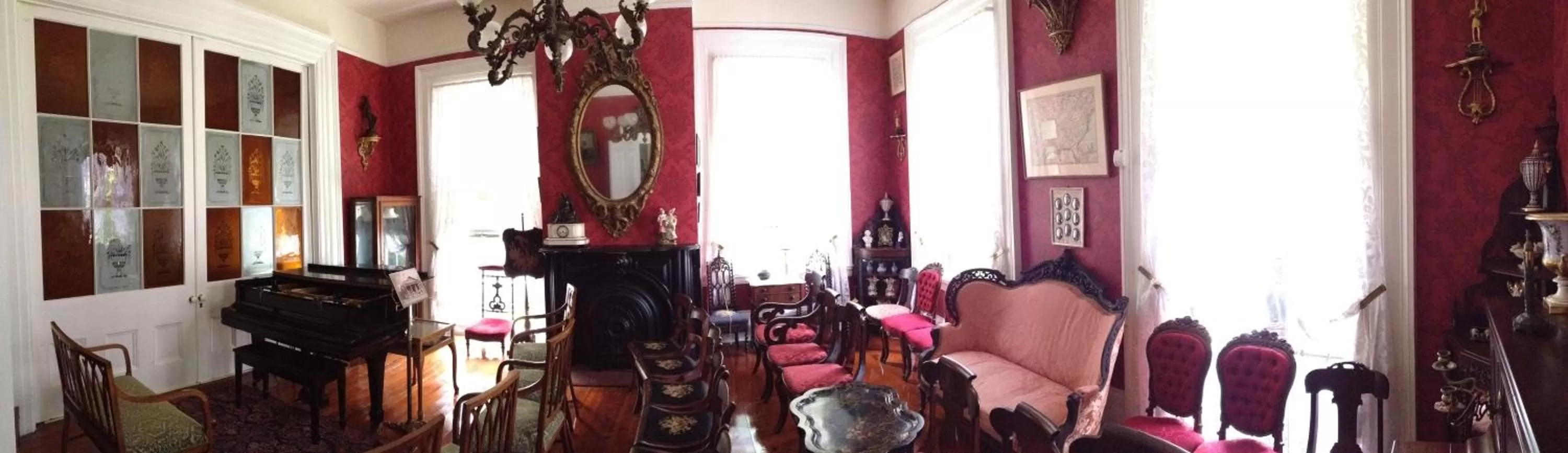 Photo of the whole room, Restaurant/Places to Eat in Stone House Musical B&B