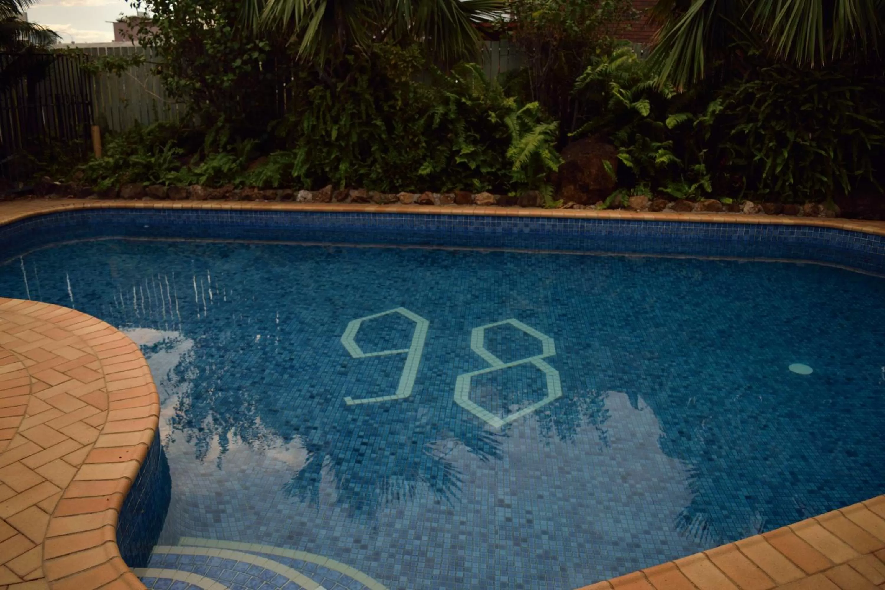 Swimming pool in Motel 98