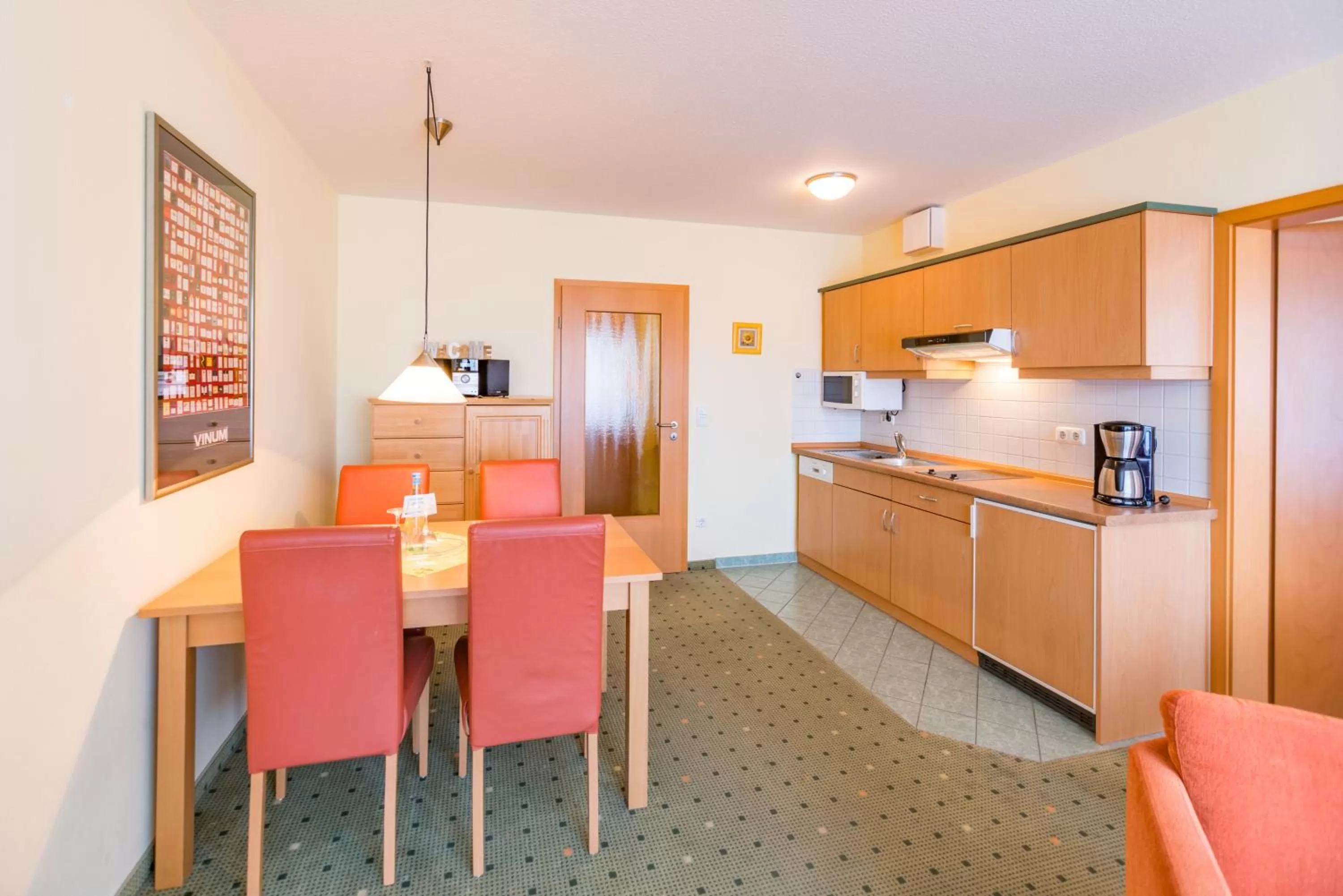 Photo of the whole room, Kitchen/Kitchenette in Am Weststrand Apartmenthaus Waldeck