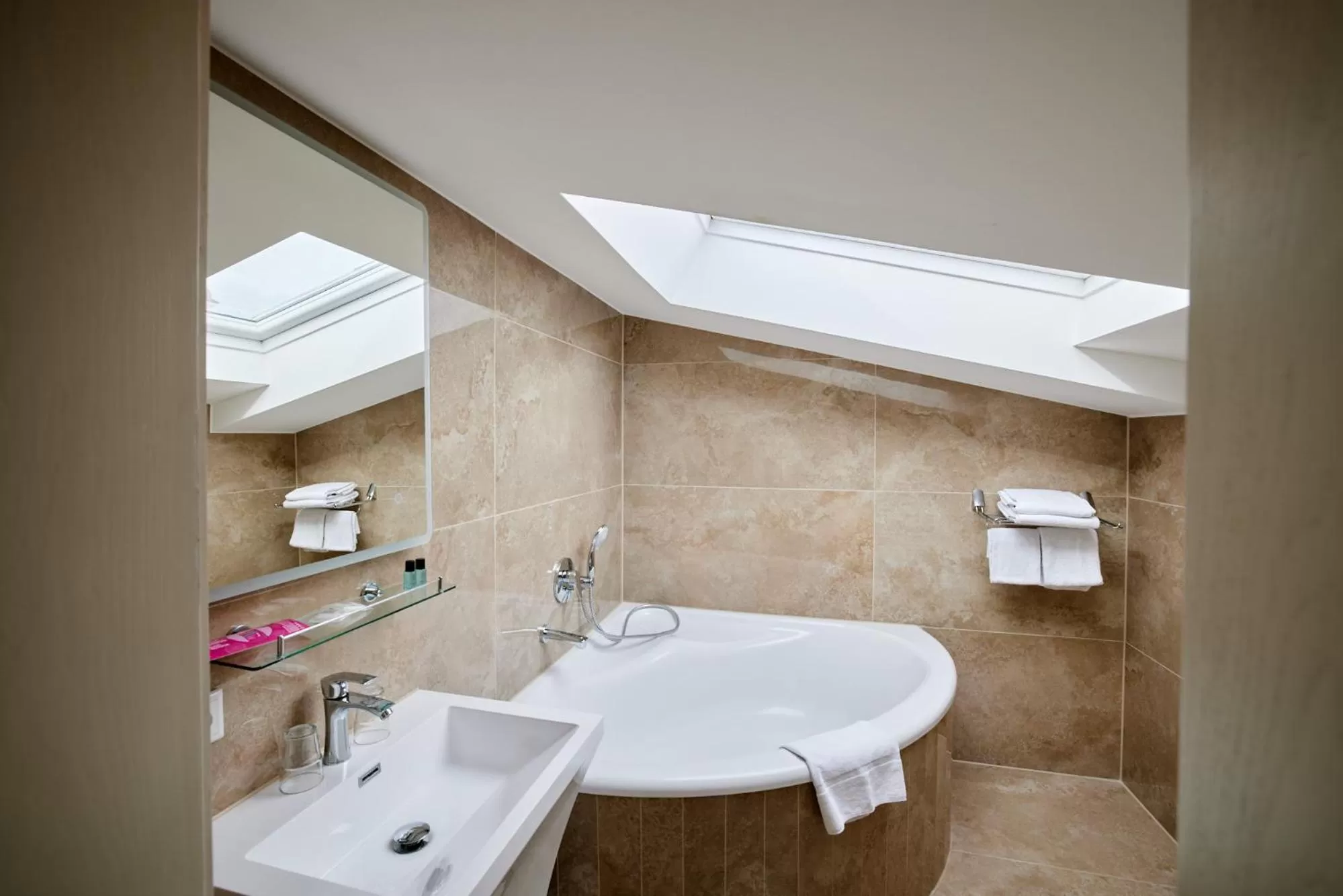 Bathroom in Atlas Posthotel