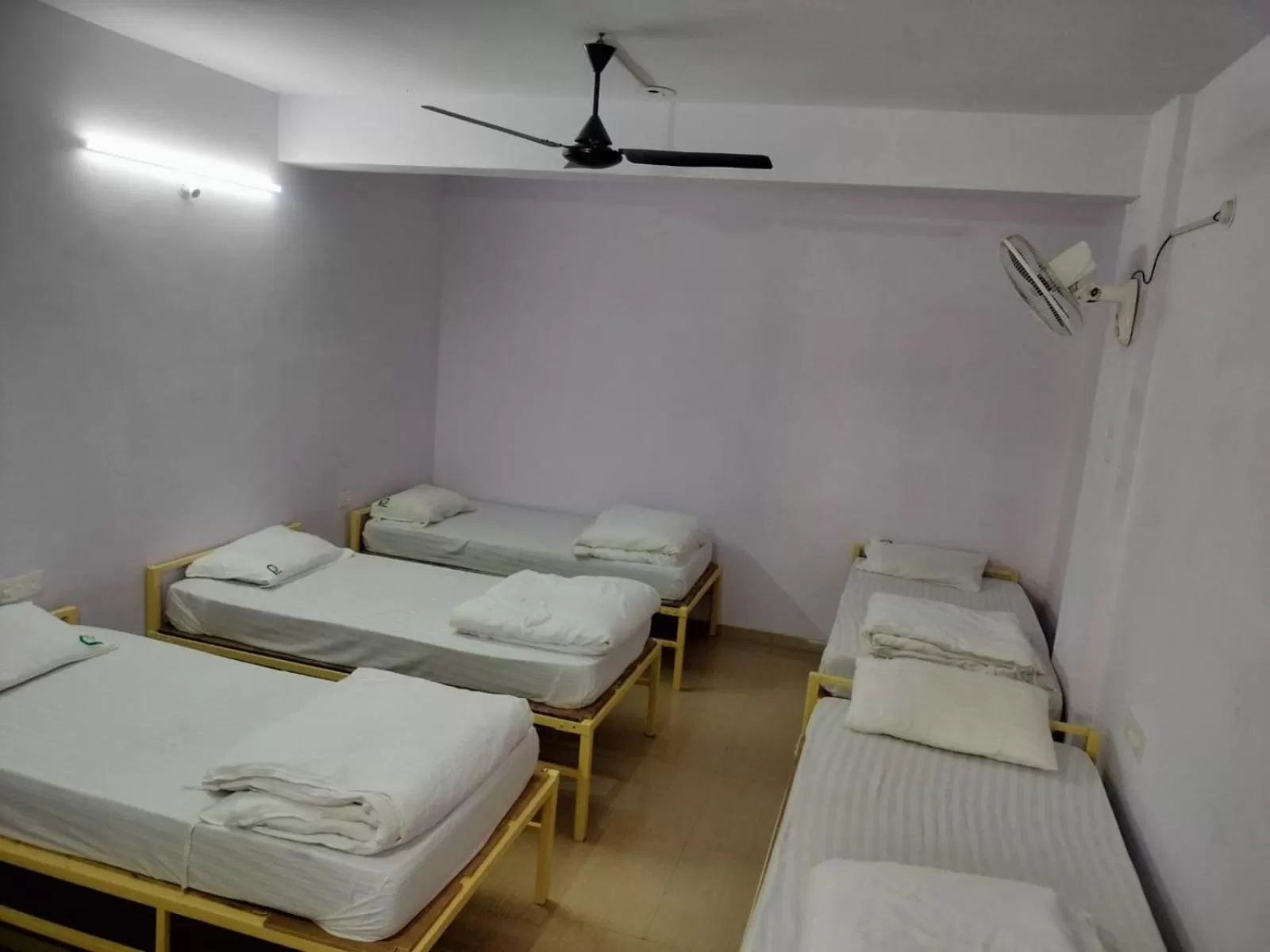 Bed in HOTEL PURI GREENS