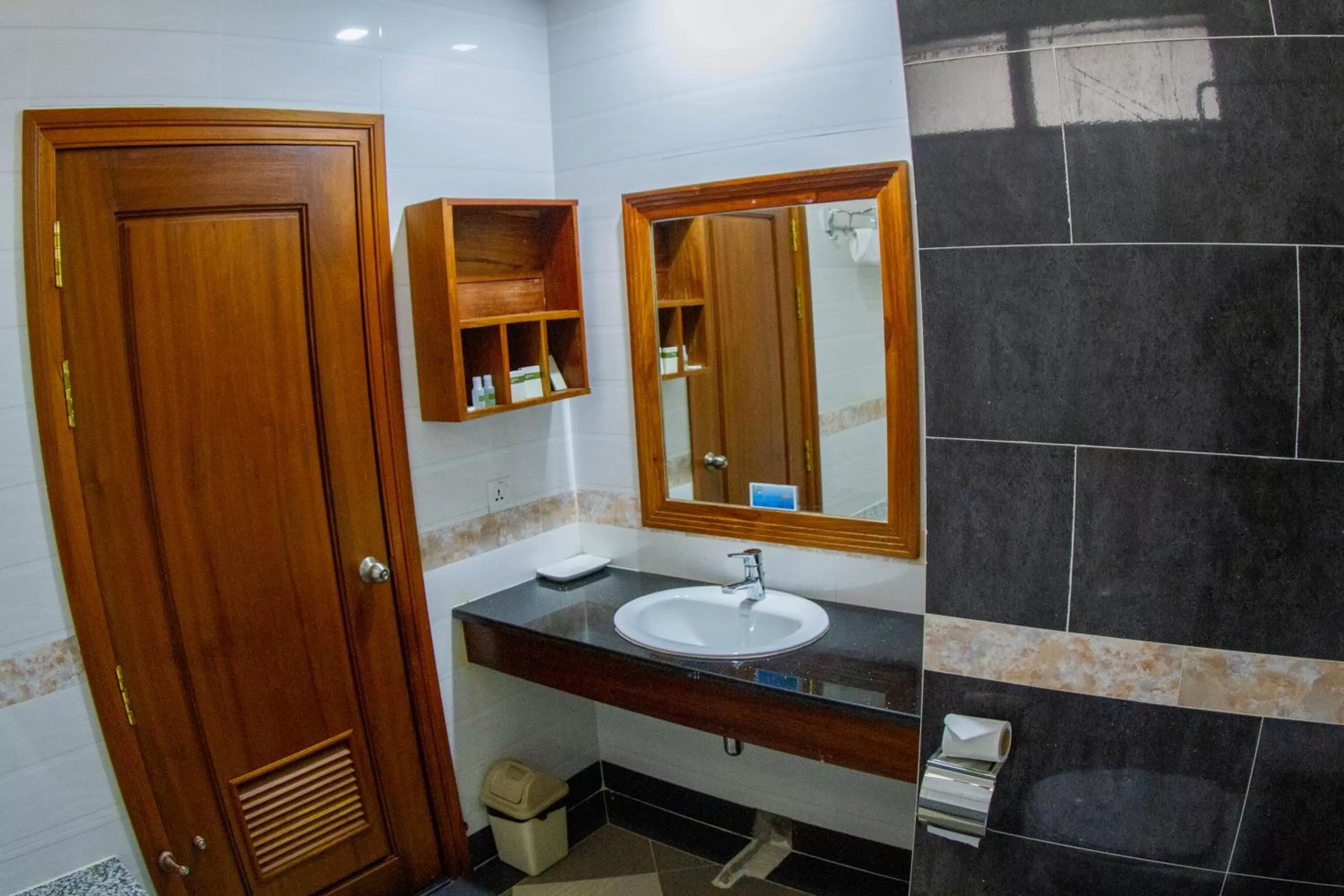 Bathroom in Kampong Thom Palace Hotel