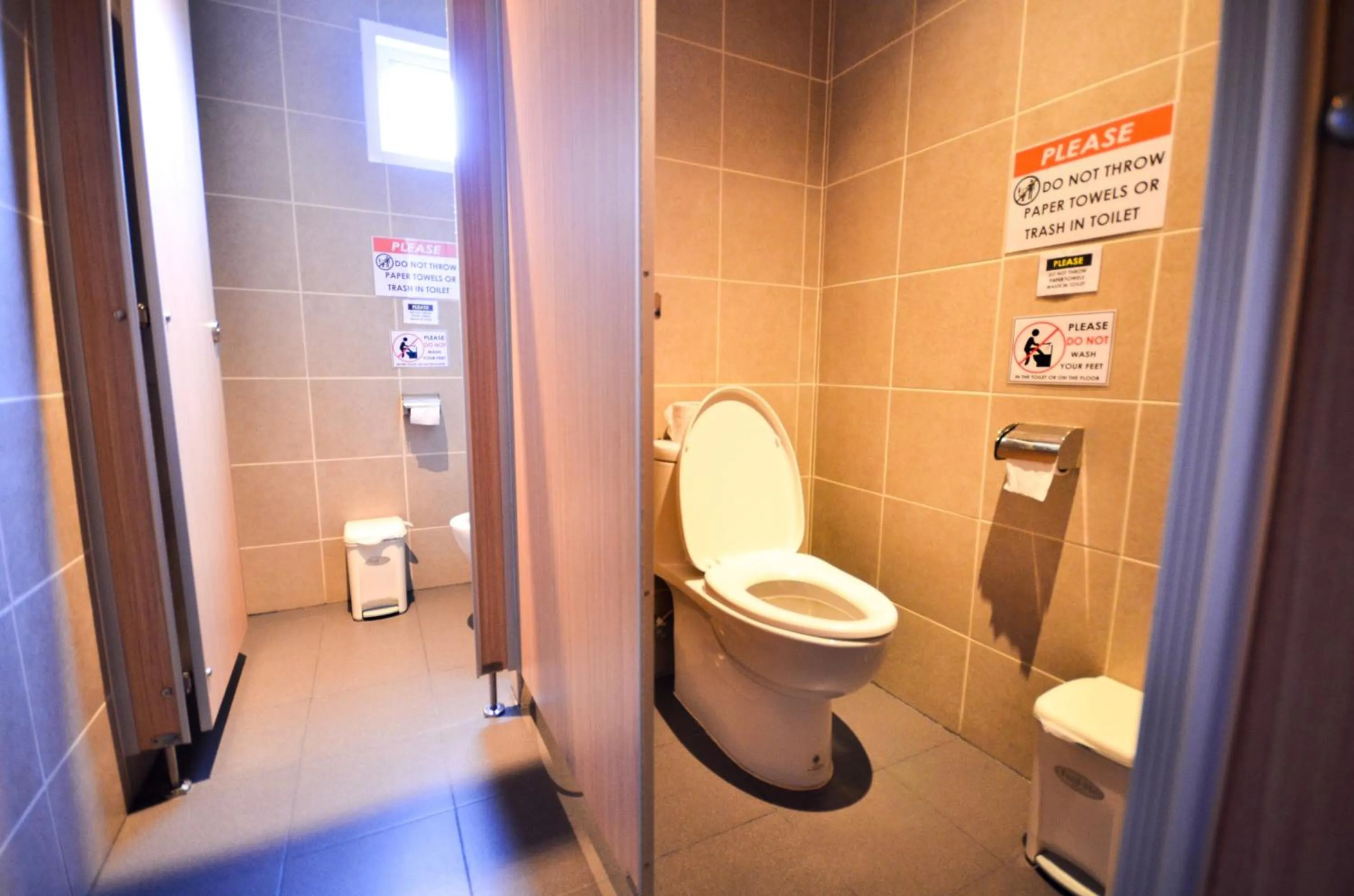 Toilet in Good Day Hostel