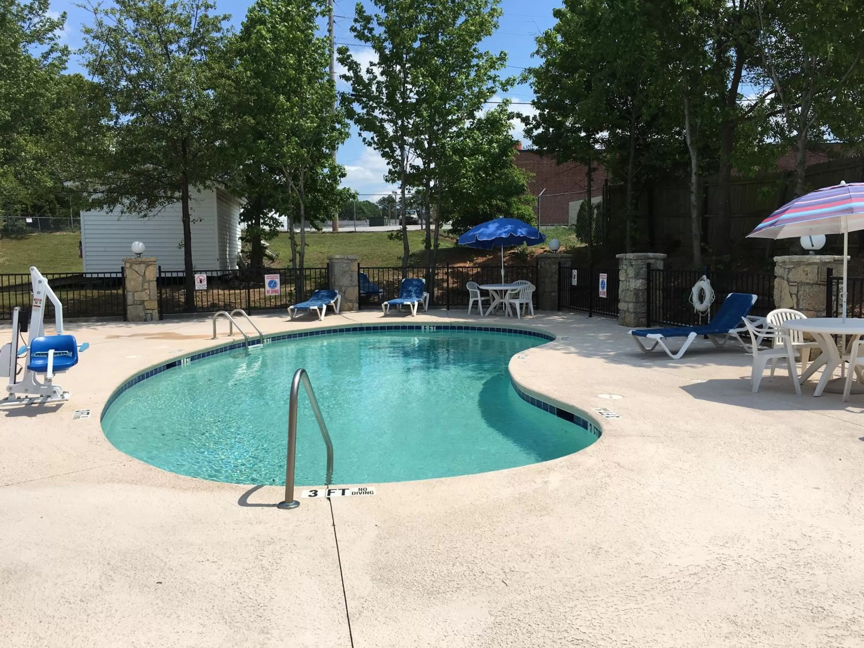 Swimming pool in America's Best Value Inn Conyers