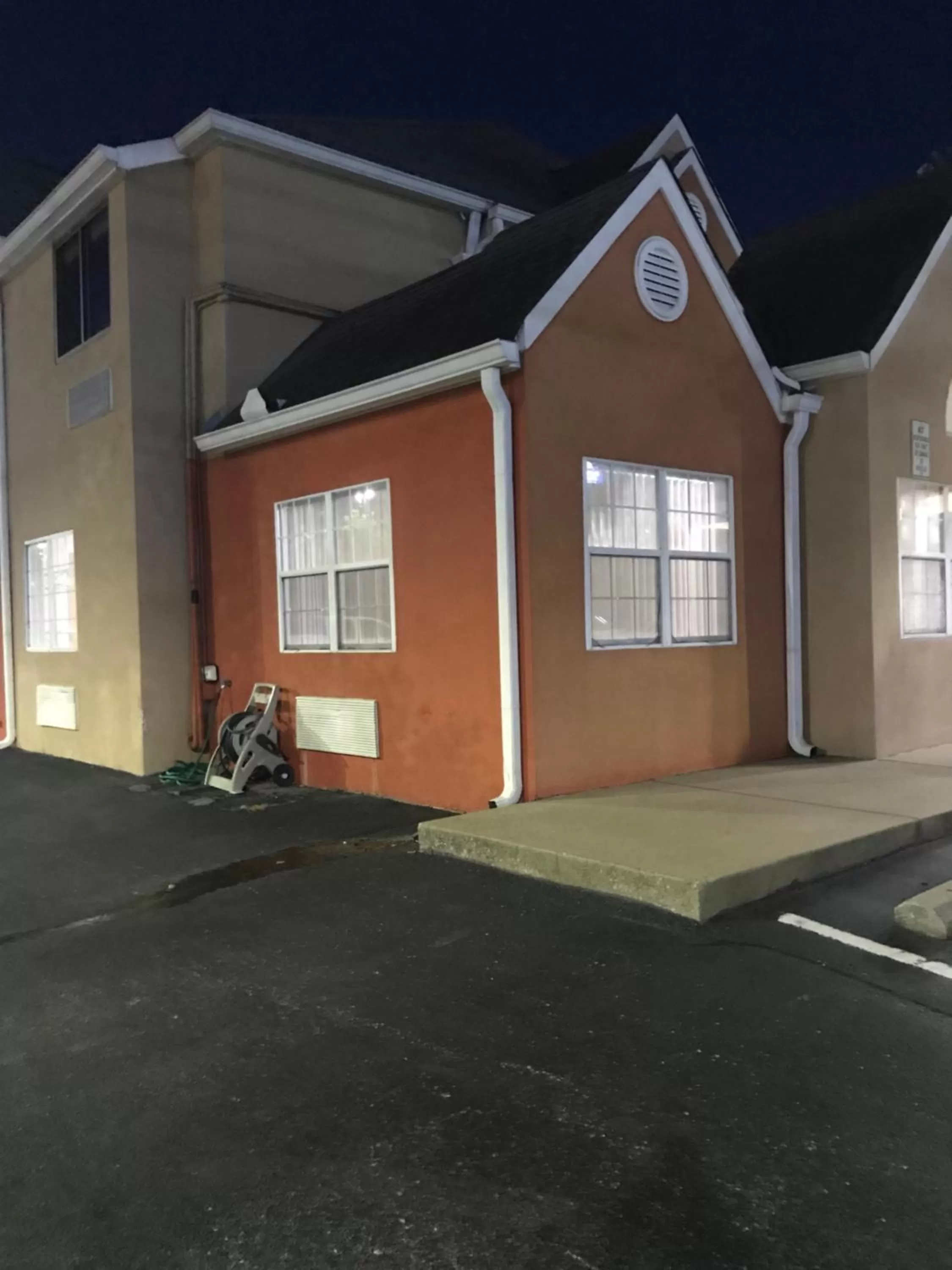 Facade/entrance in Microtel Inn by Wyndham - Murfreesboro