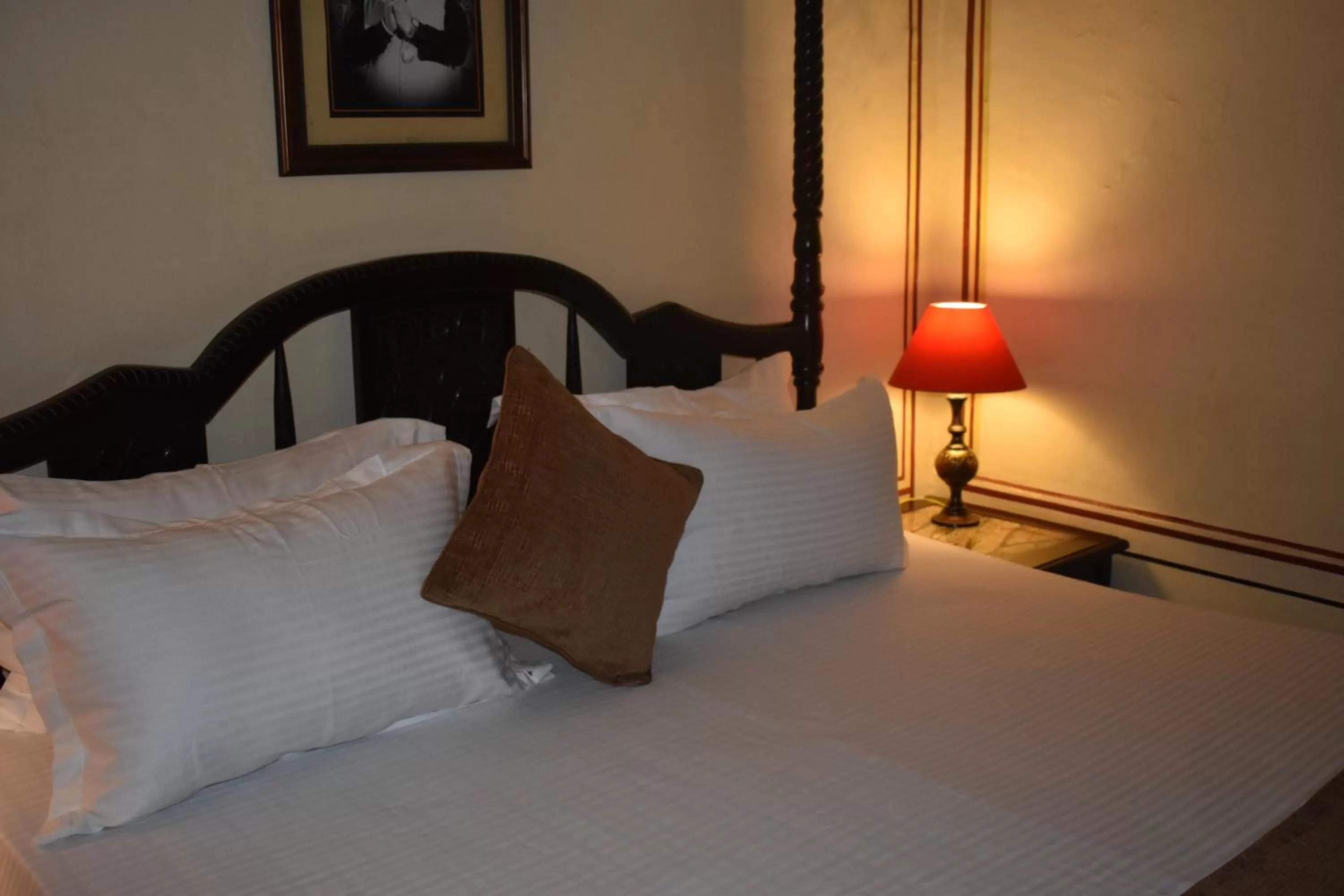 Bed in Hotel Nawal Sagar Palace - Bundi