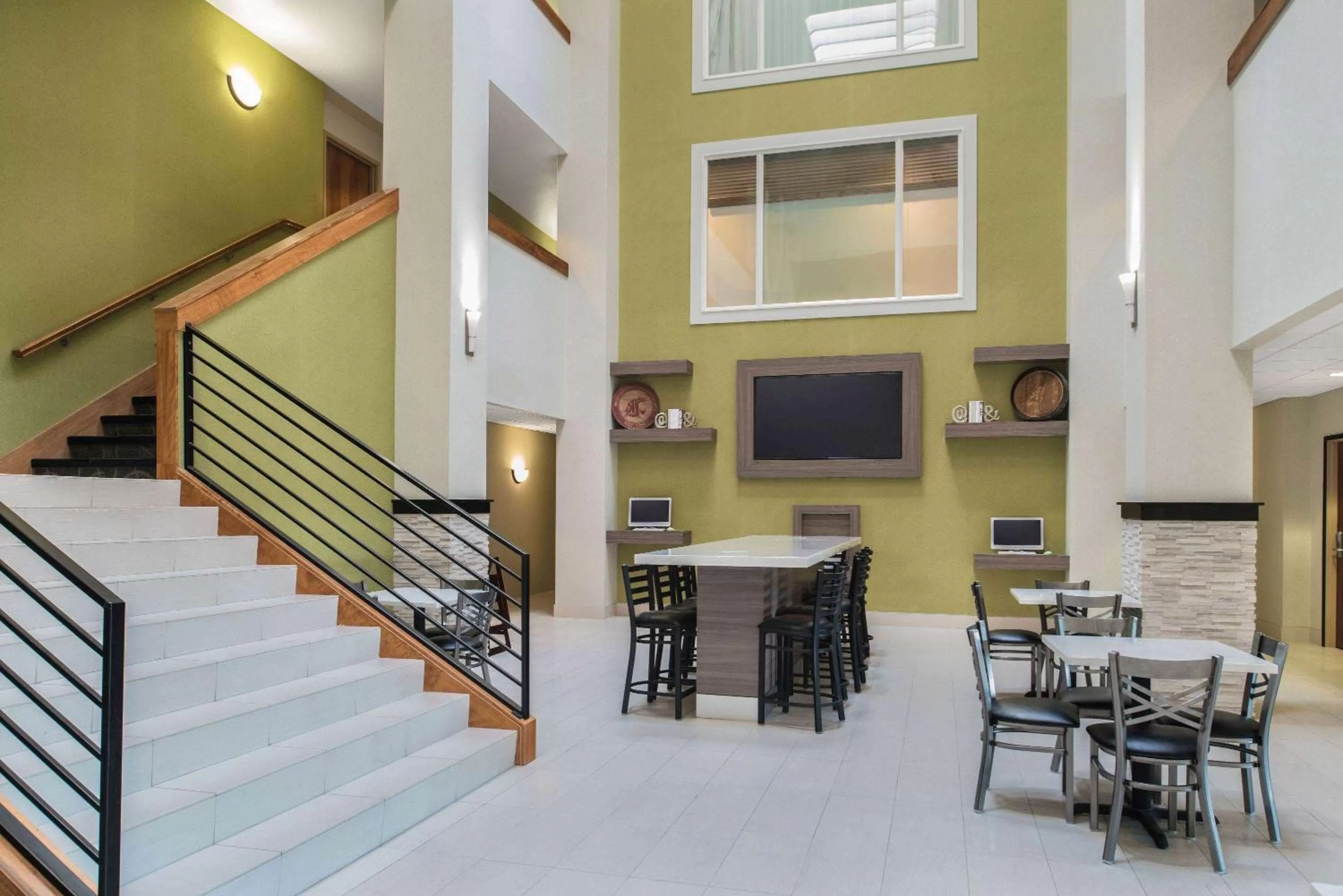 Restaurant/places to eat in La Quinta by Wyndham Moscow Pullman