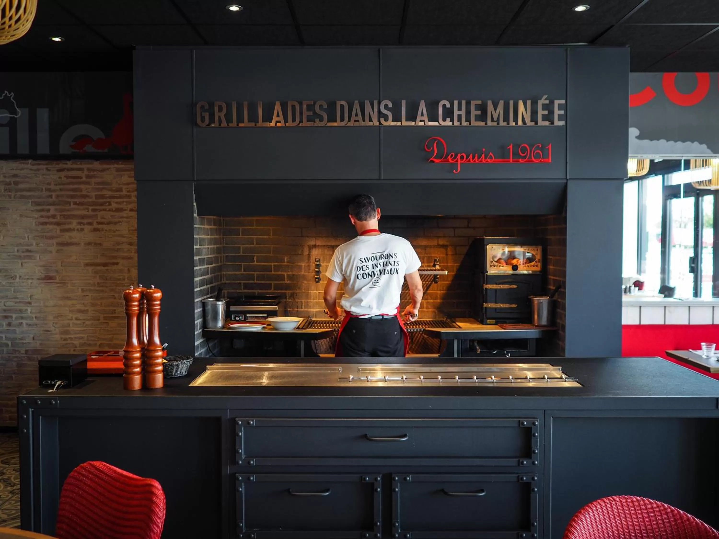 Restaurant/places to eat in ibis Orange Centre Echangeur A7 A9