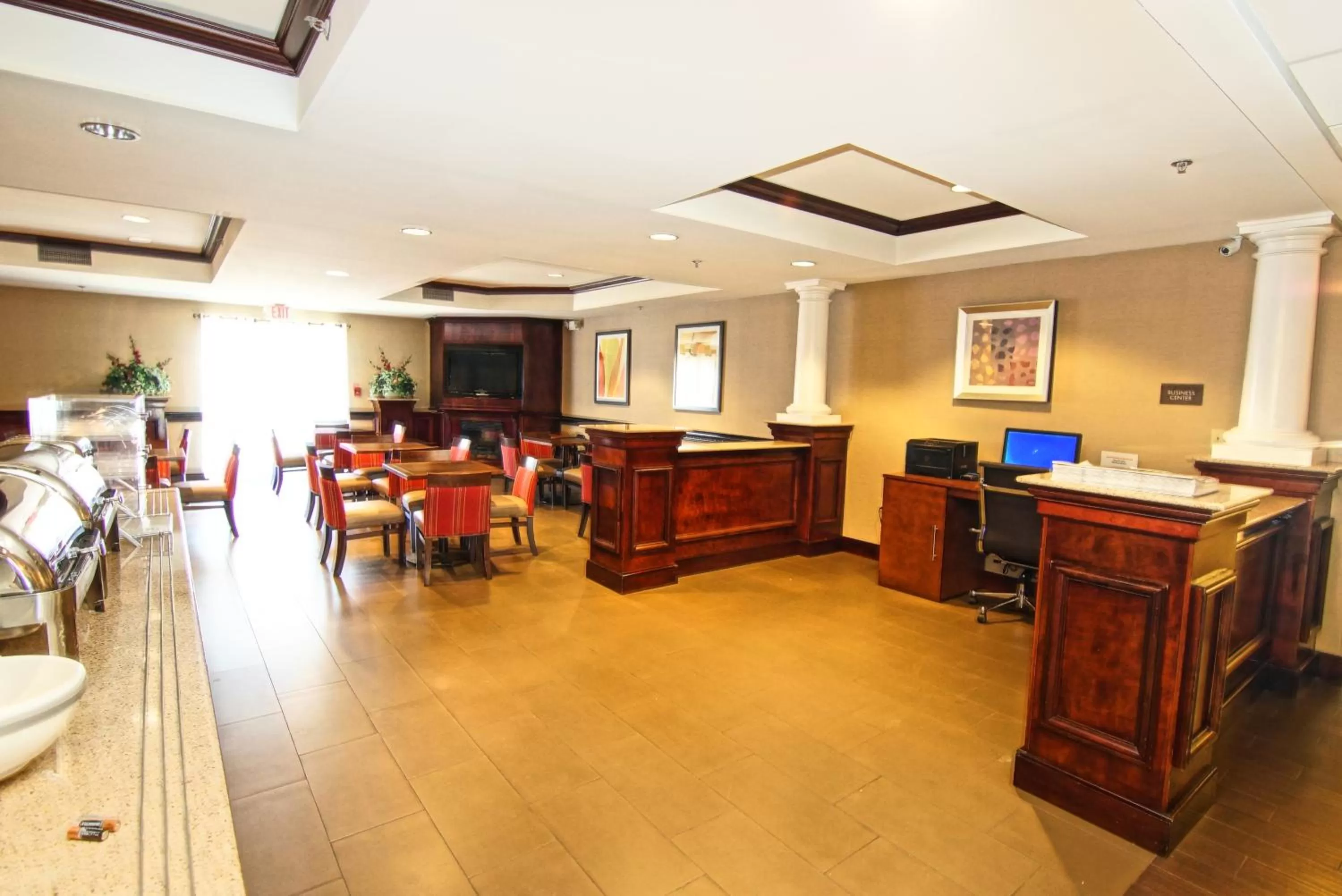 Breakfast in Comfort Suites Near University