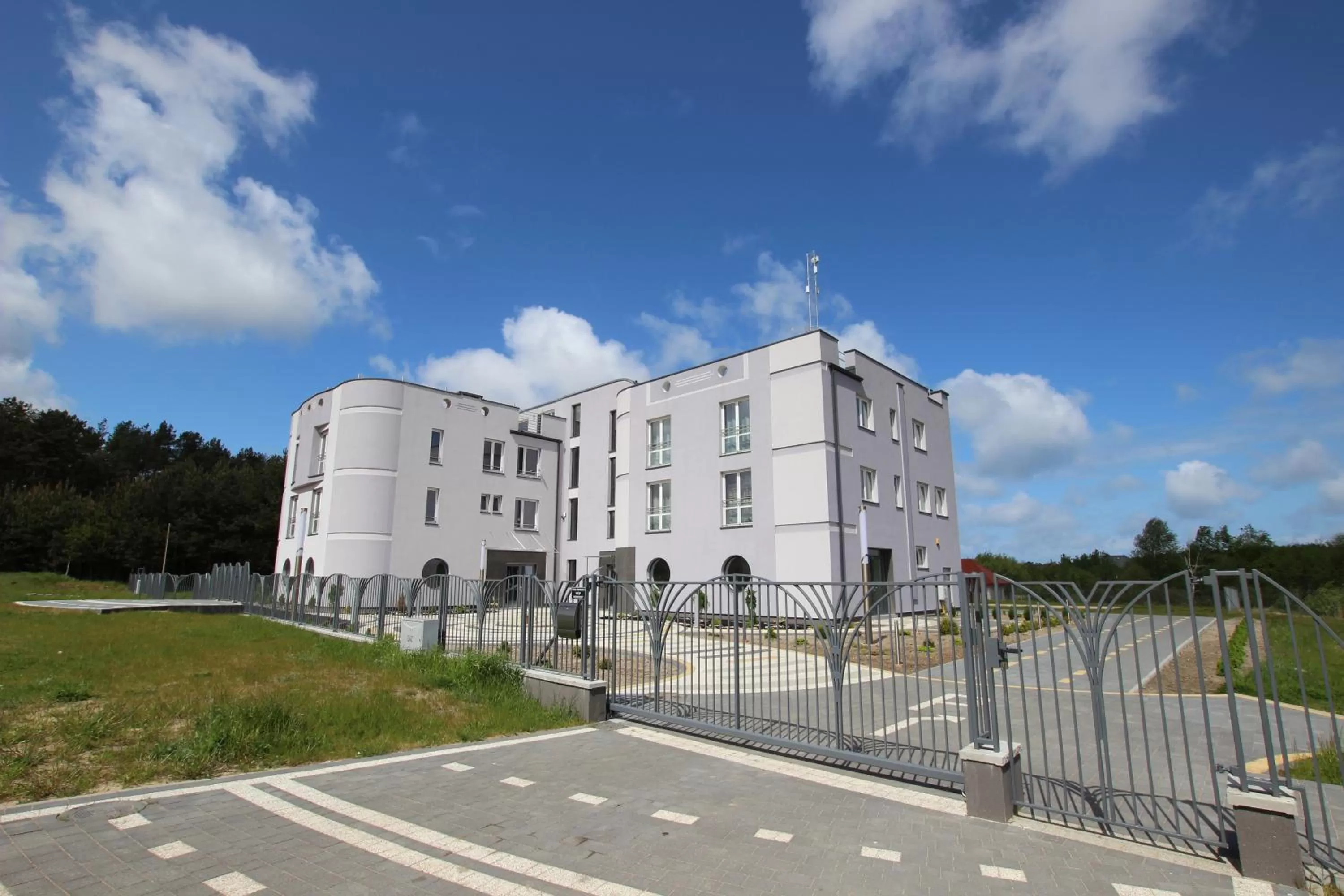 Facade/entrance in Resident Rene