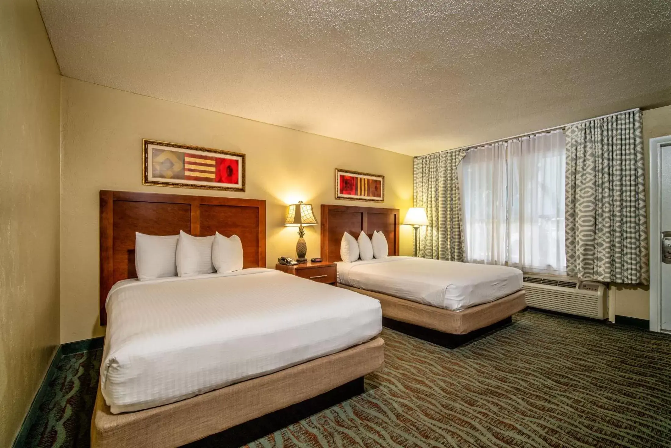 Standard Queen Room with Two Queen Beds in Perry's Ocean-Edge Resort Standard Queen Room with Two Queen Beds in Perry's Ocean-Edge Resort