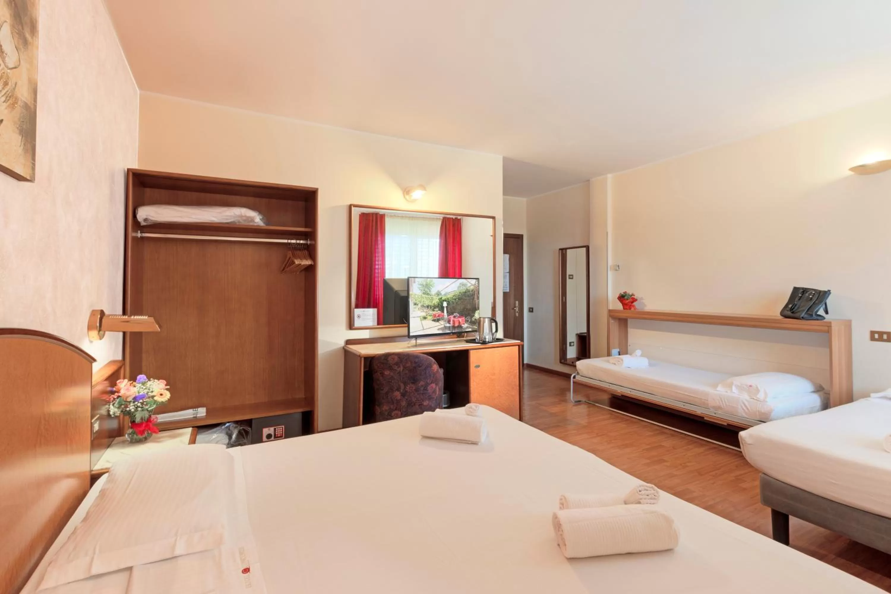Photo of the whole room, Bed in Hotel Concorde Fiera