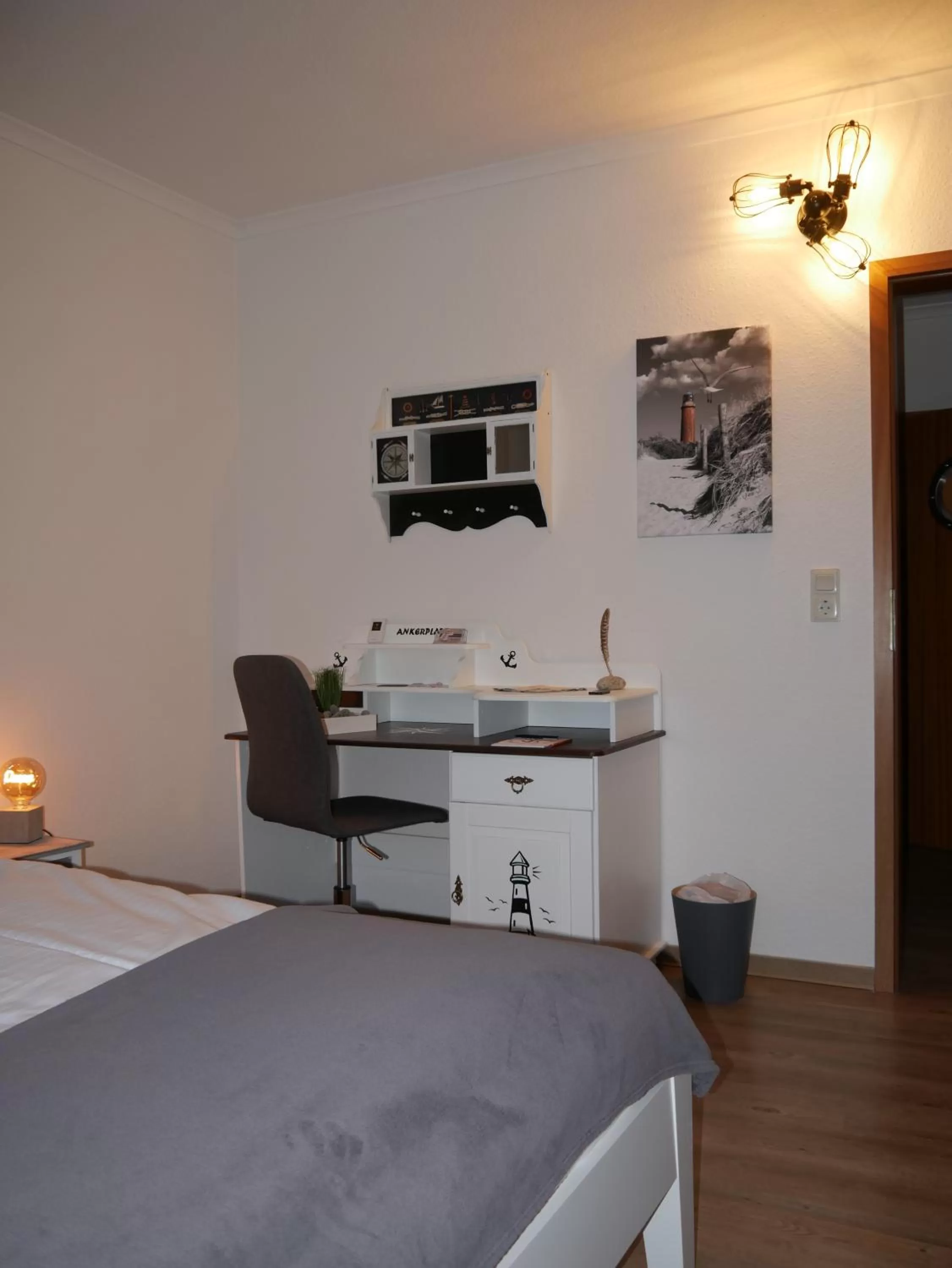 Photo of the whole room, Bed in Hotel Seeblick am Sankelmarker See - Natur und Erholung