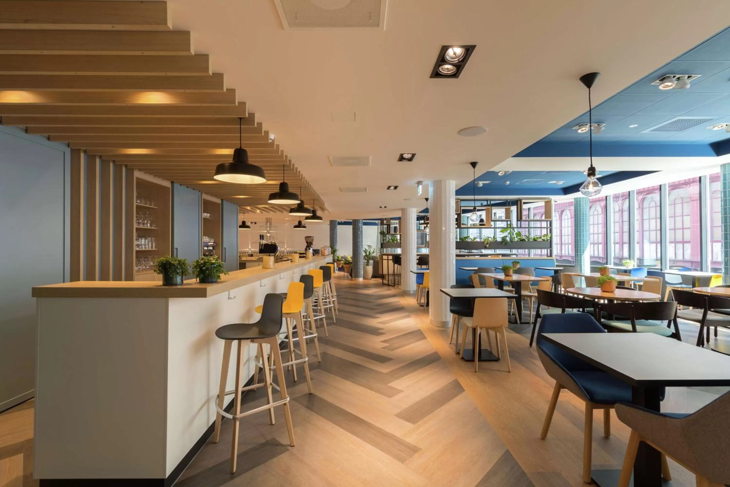 Lounge or bar in Hampton By Hilton Antwerp Central Station