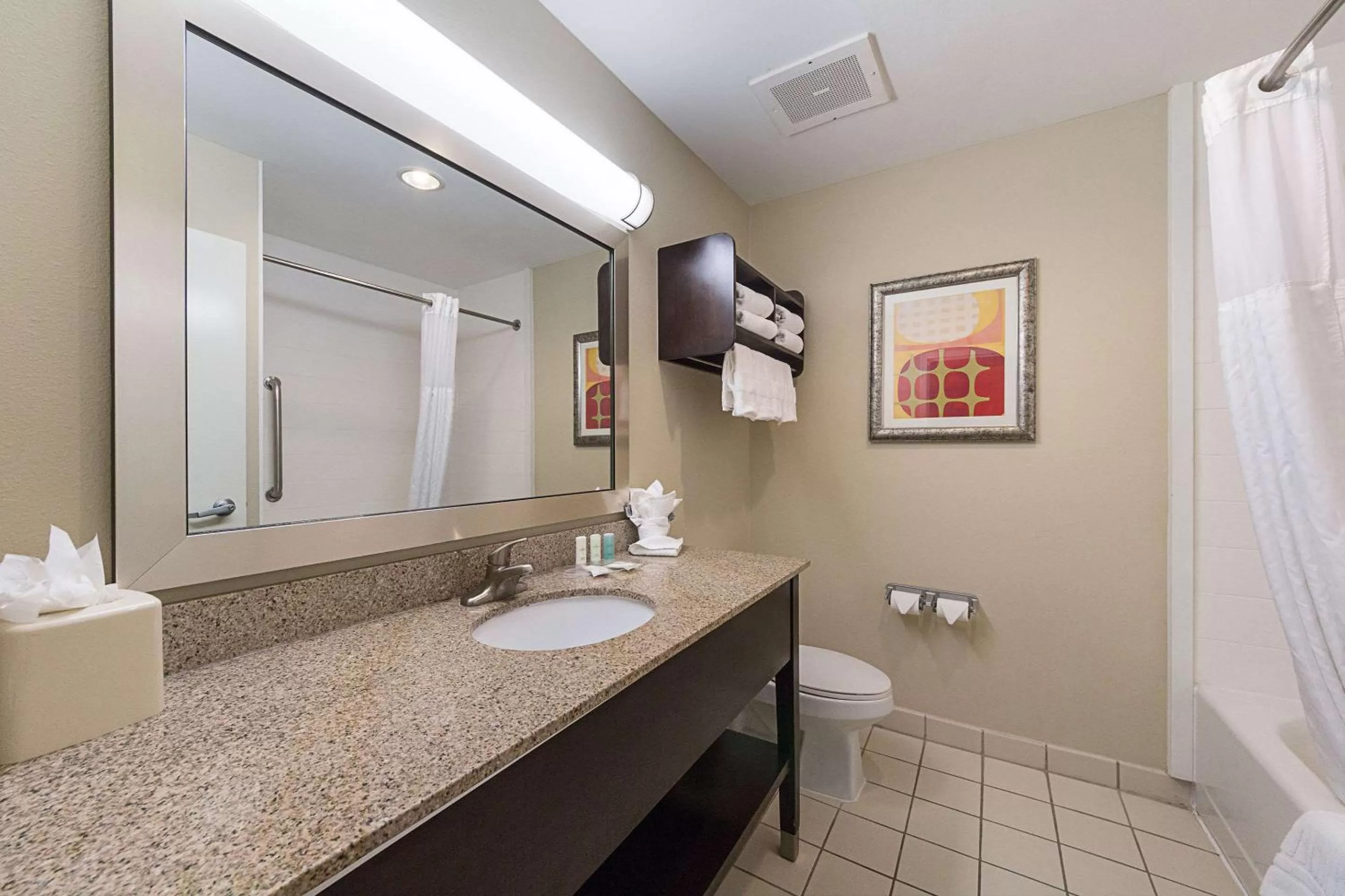 Bathroom in Comfort Suites Beachside
