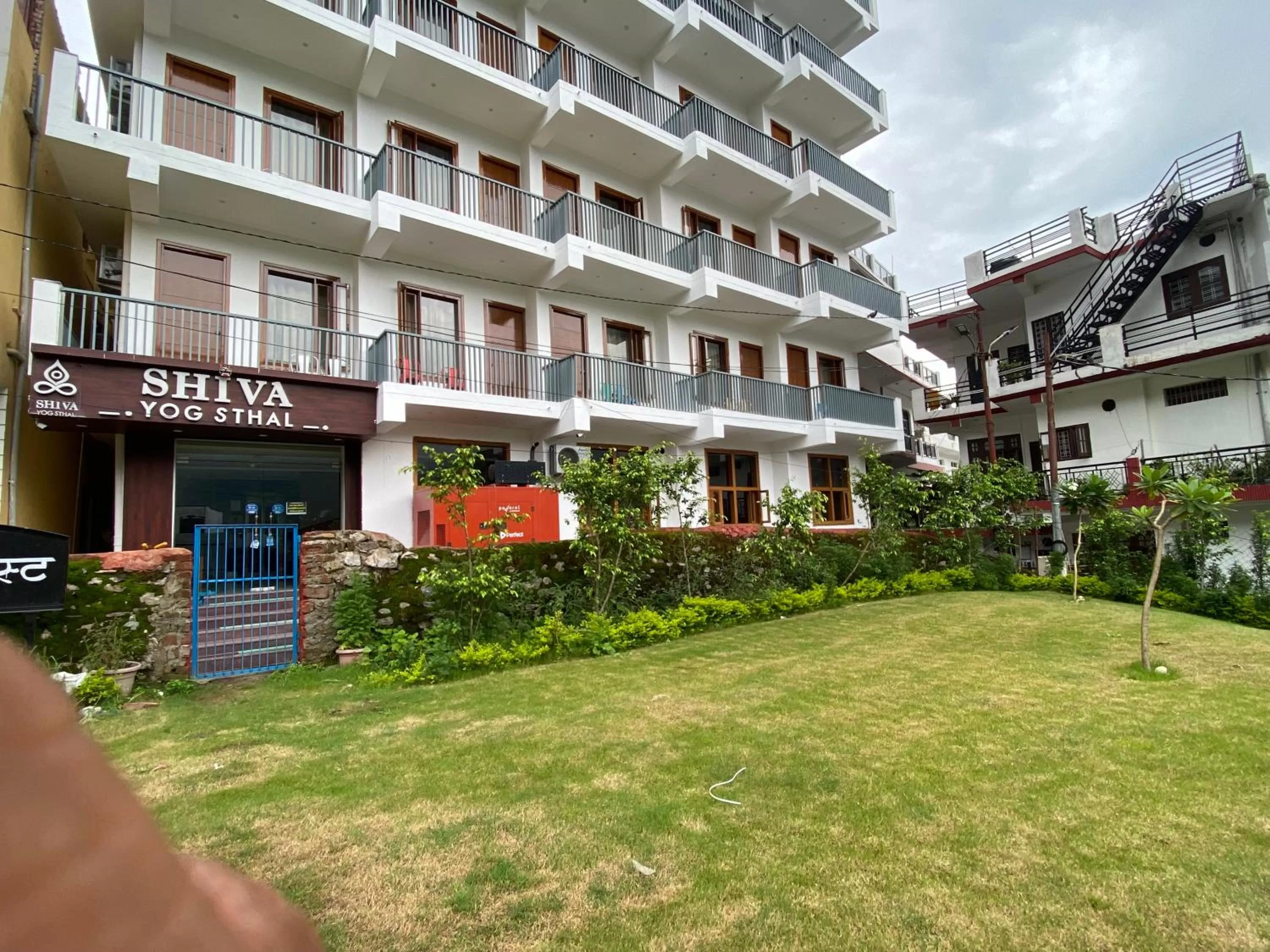 Garden in Hotel Shiva Yog Sthal