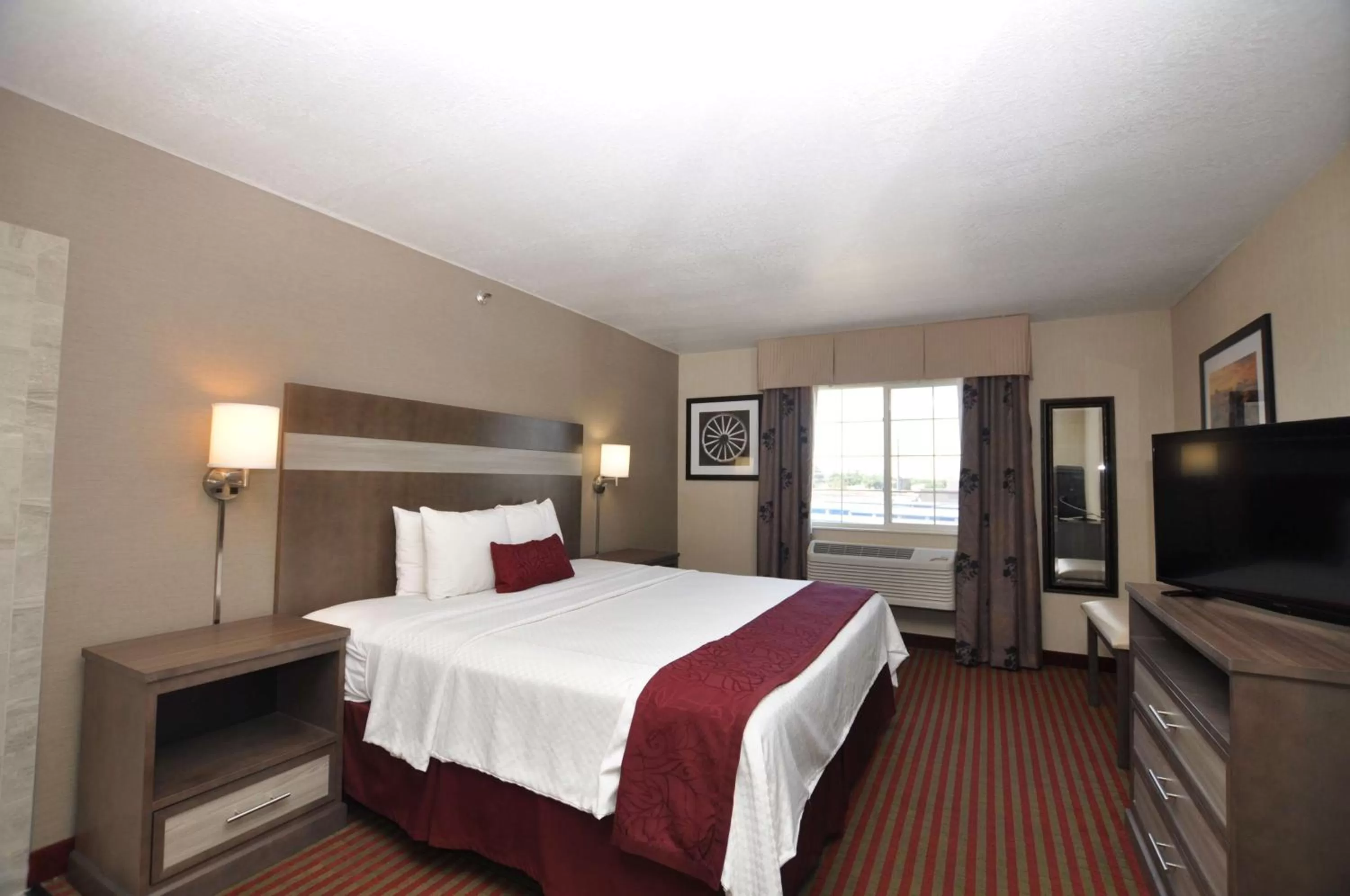 King Suite with Spa Bath - Non-Smoking in Best Western Plus Executive Suites Albuquerque