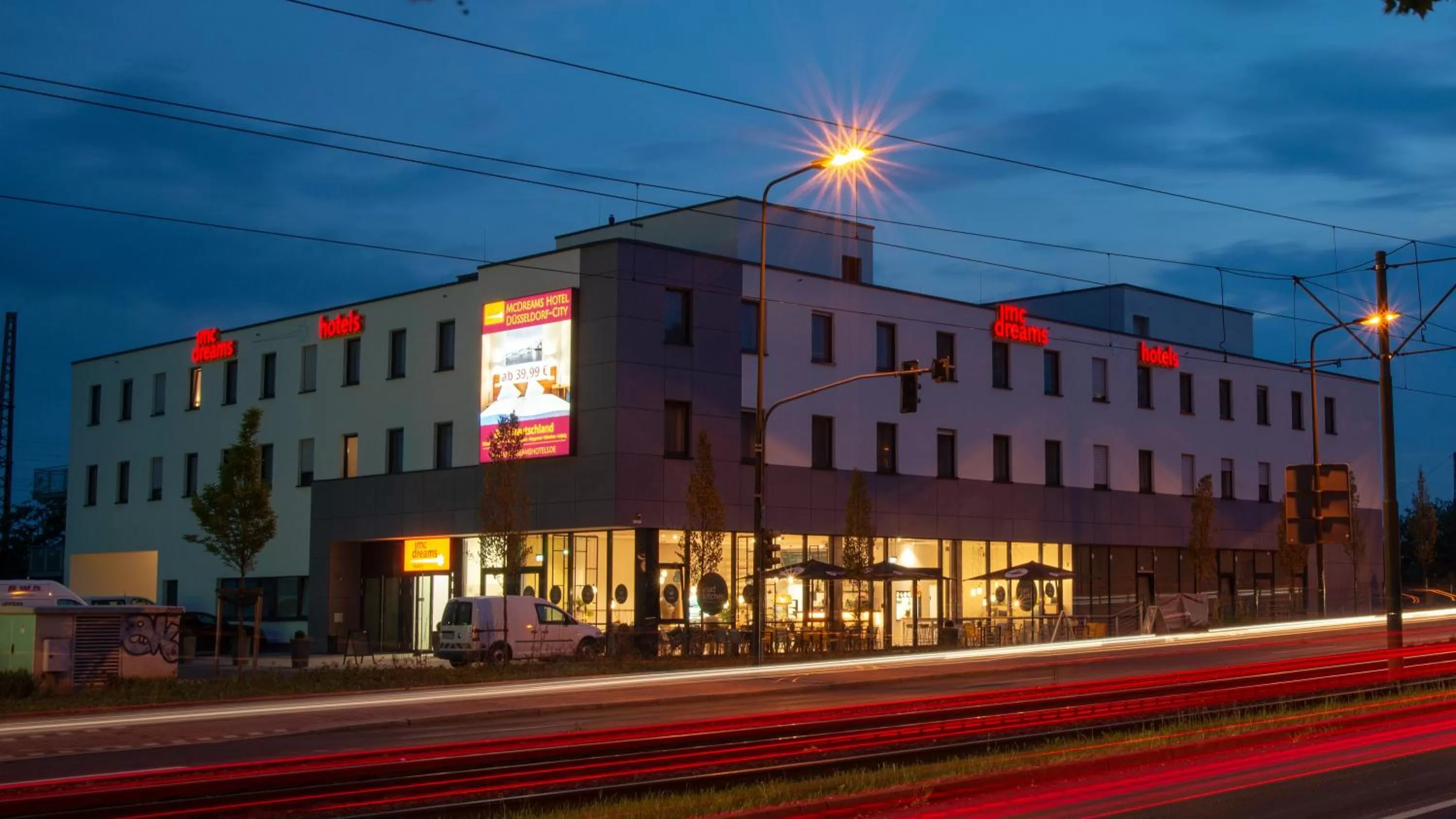 Property building in McDreams Hotel Düsseldorf-City