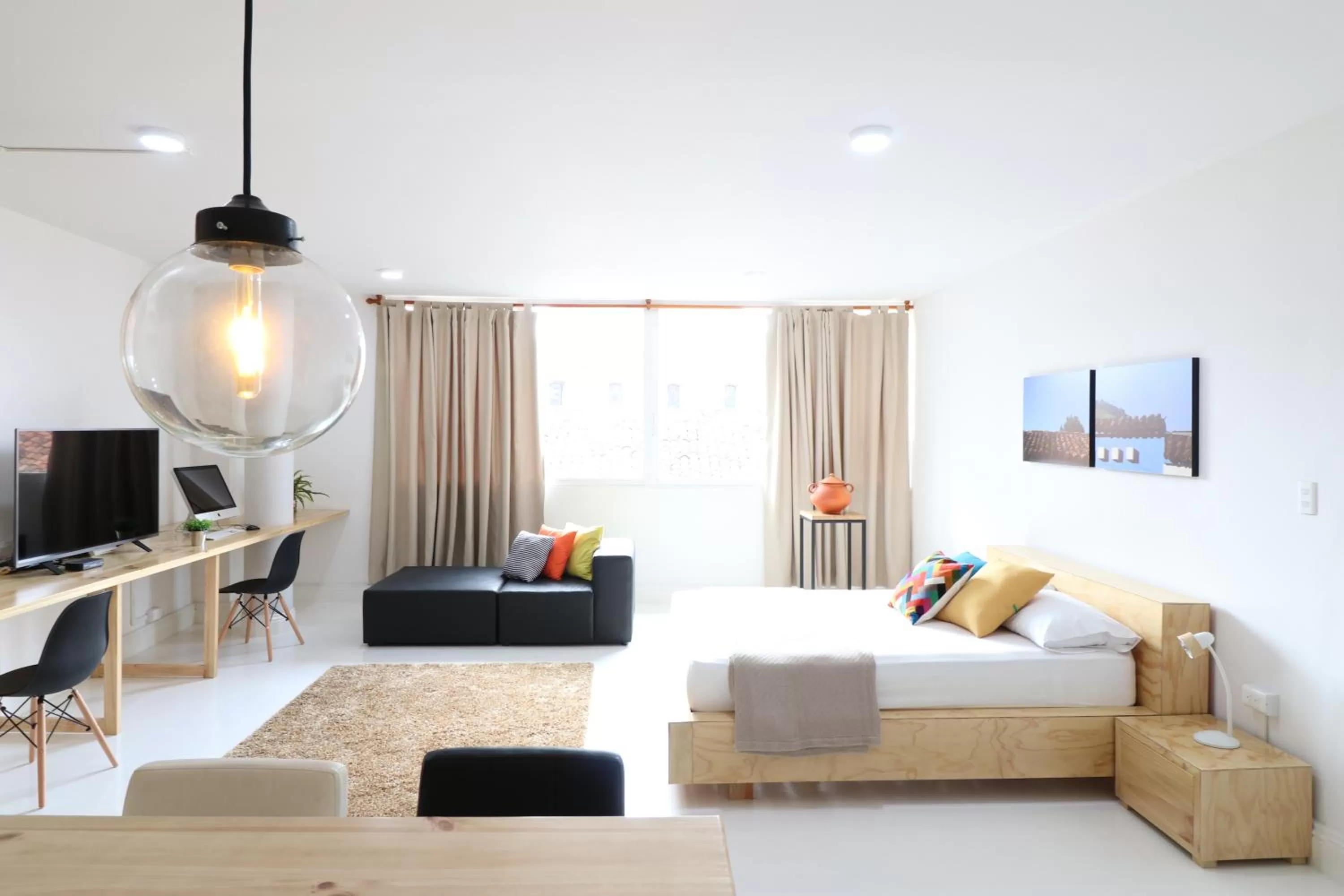 Photo of the whole room in 554 Apartments