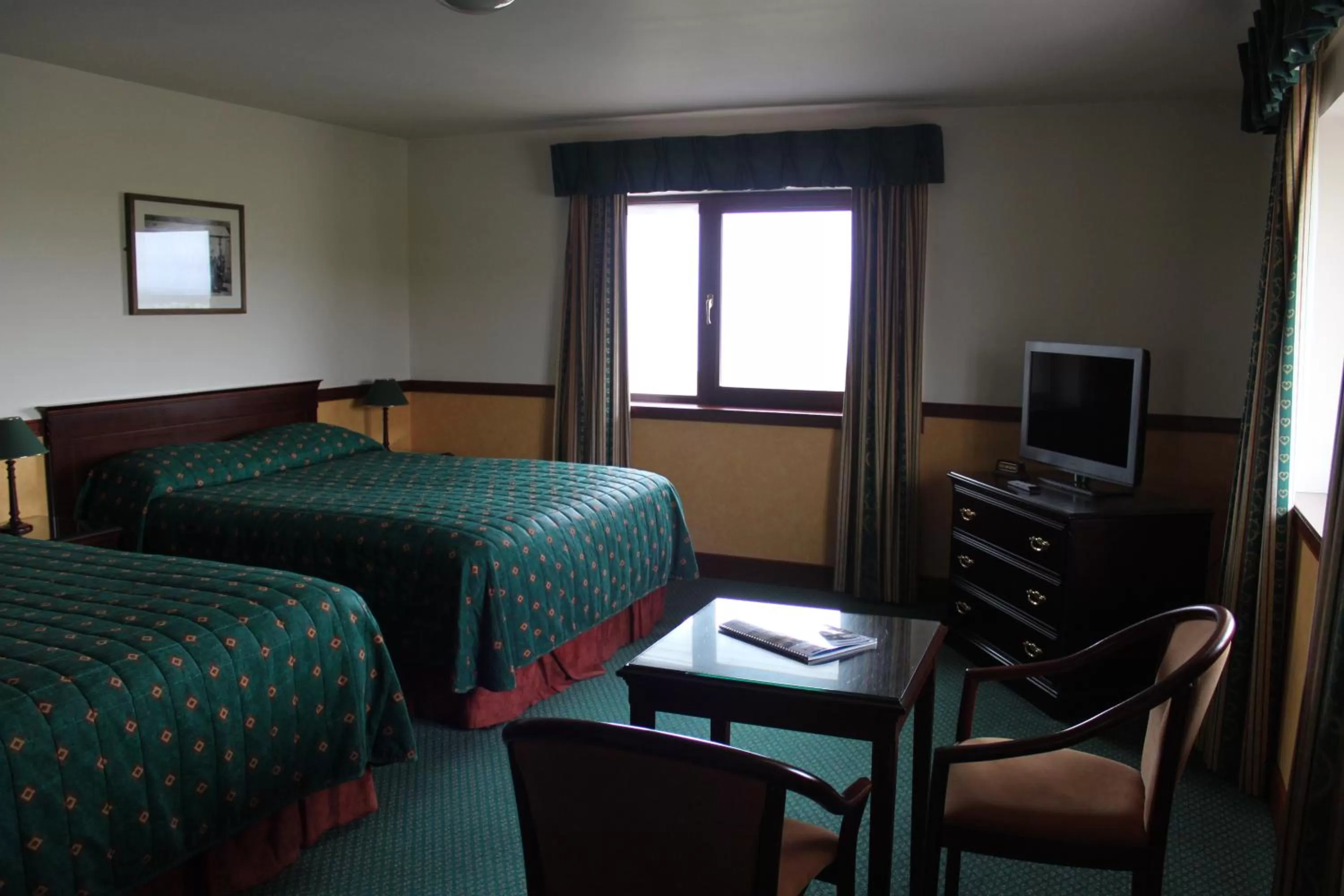 Bedroom in The Weigh Inn Hotel & Lodges