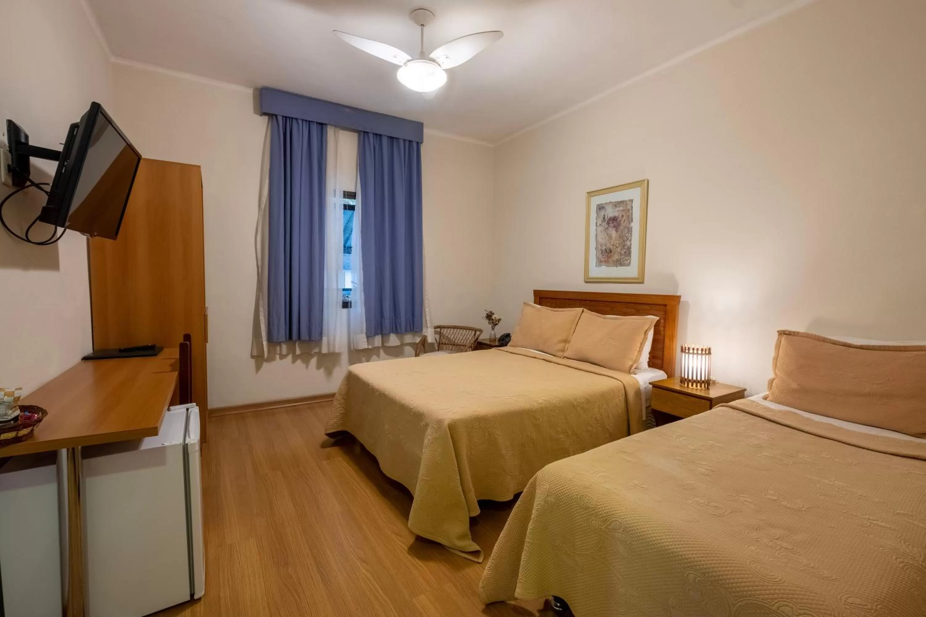 Bed in Hotel Mount Everest