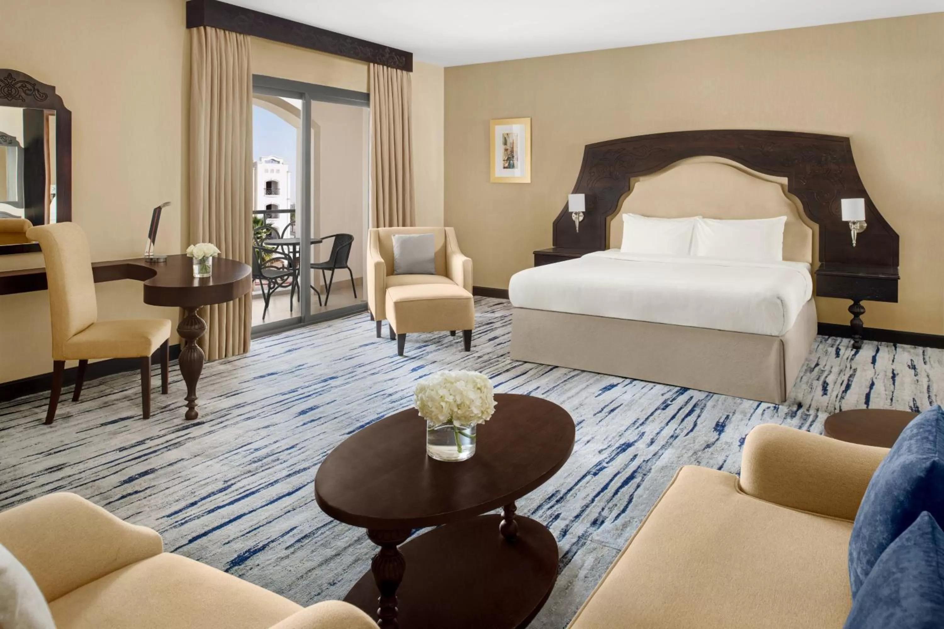 Photo of the whole room, Bed in Crowne Plaza Riyadh Al Waha by IHG