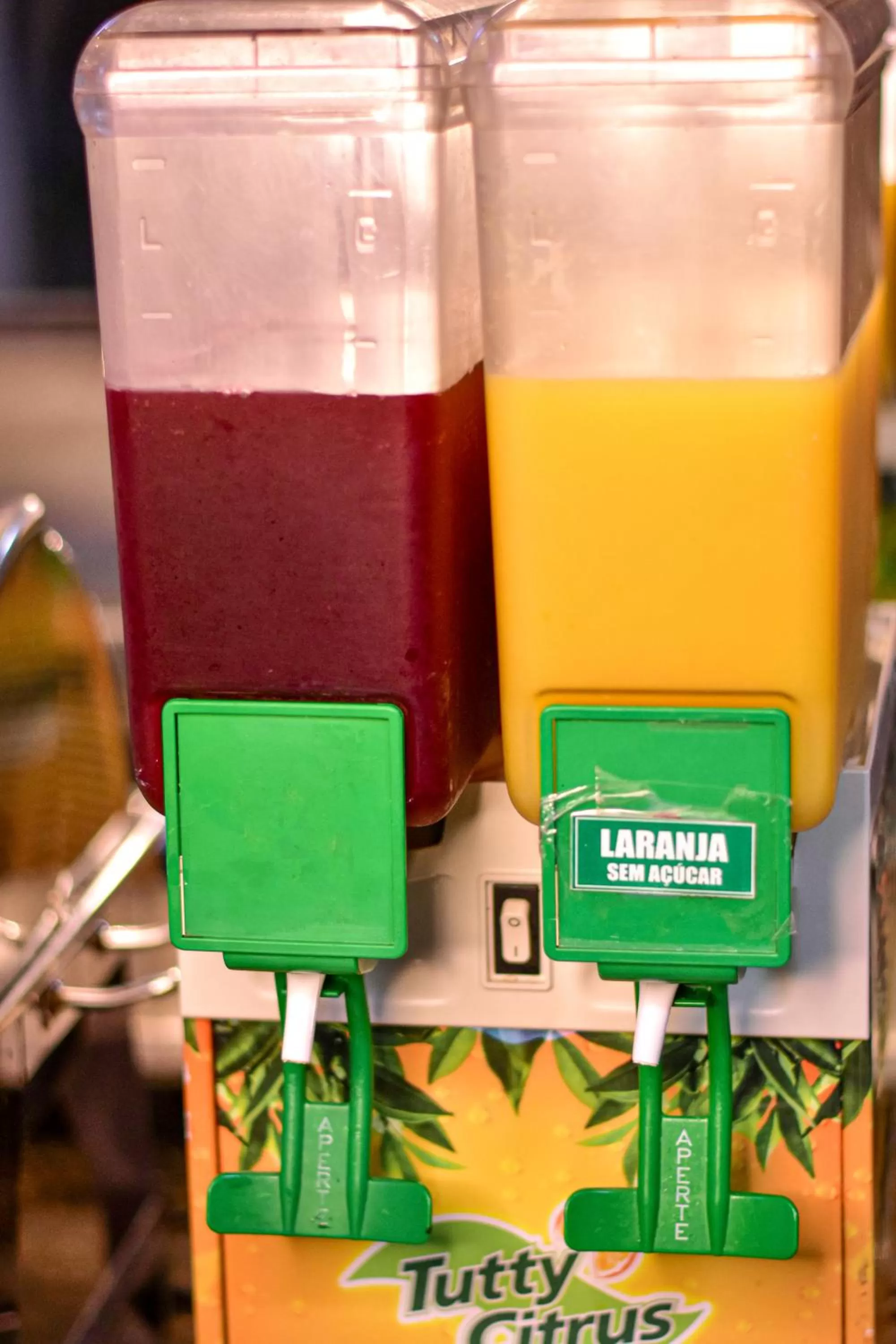 Food and drinks in Barigui Park Hotel