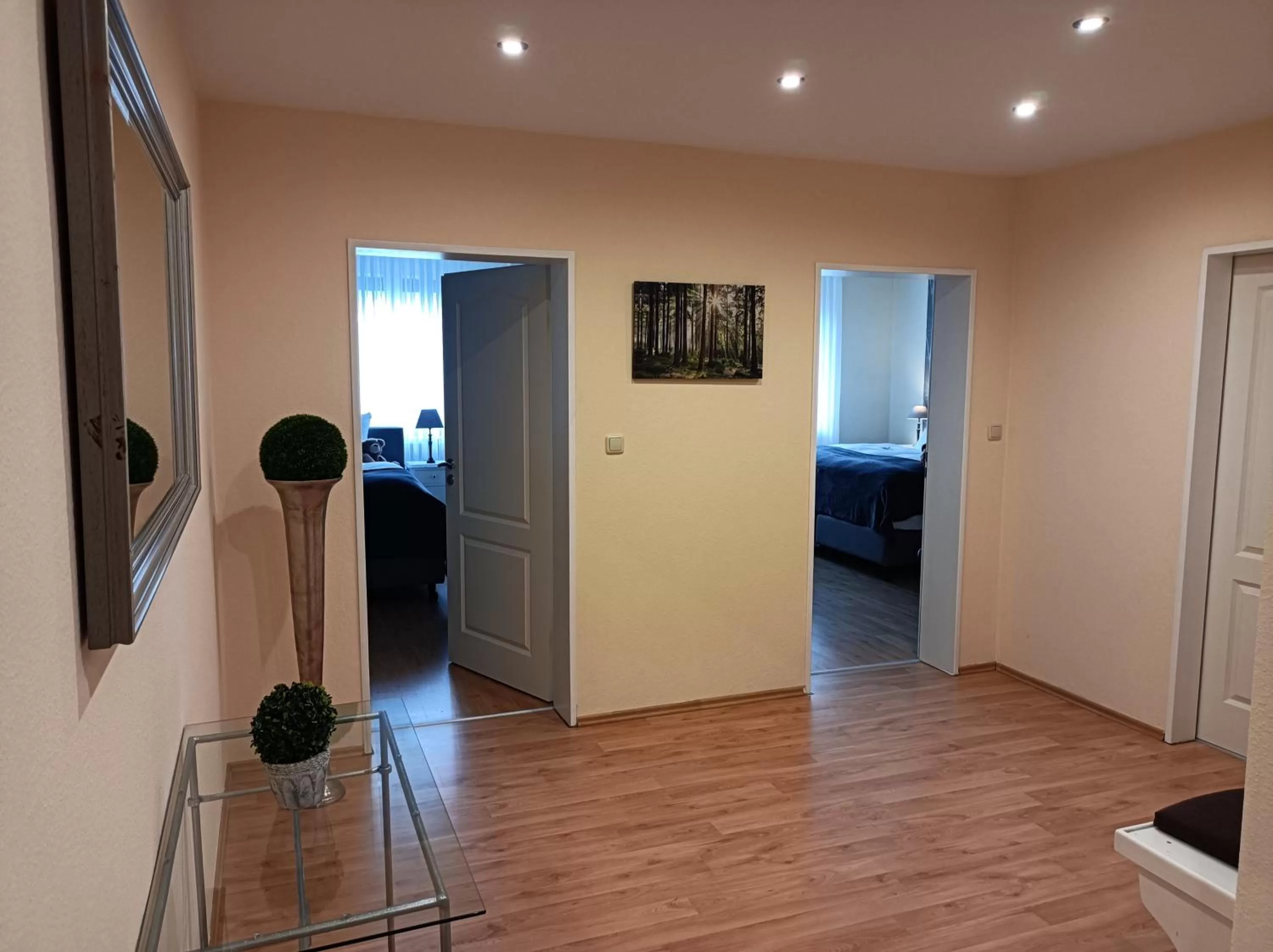 Photo of the whole room in Hotel Garni Zum Grünen Baum