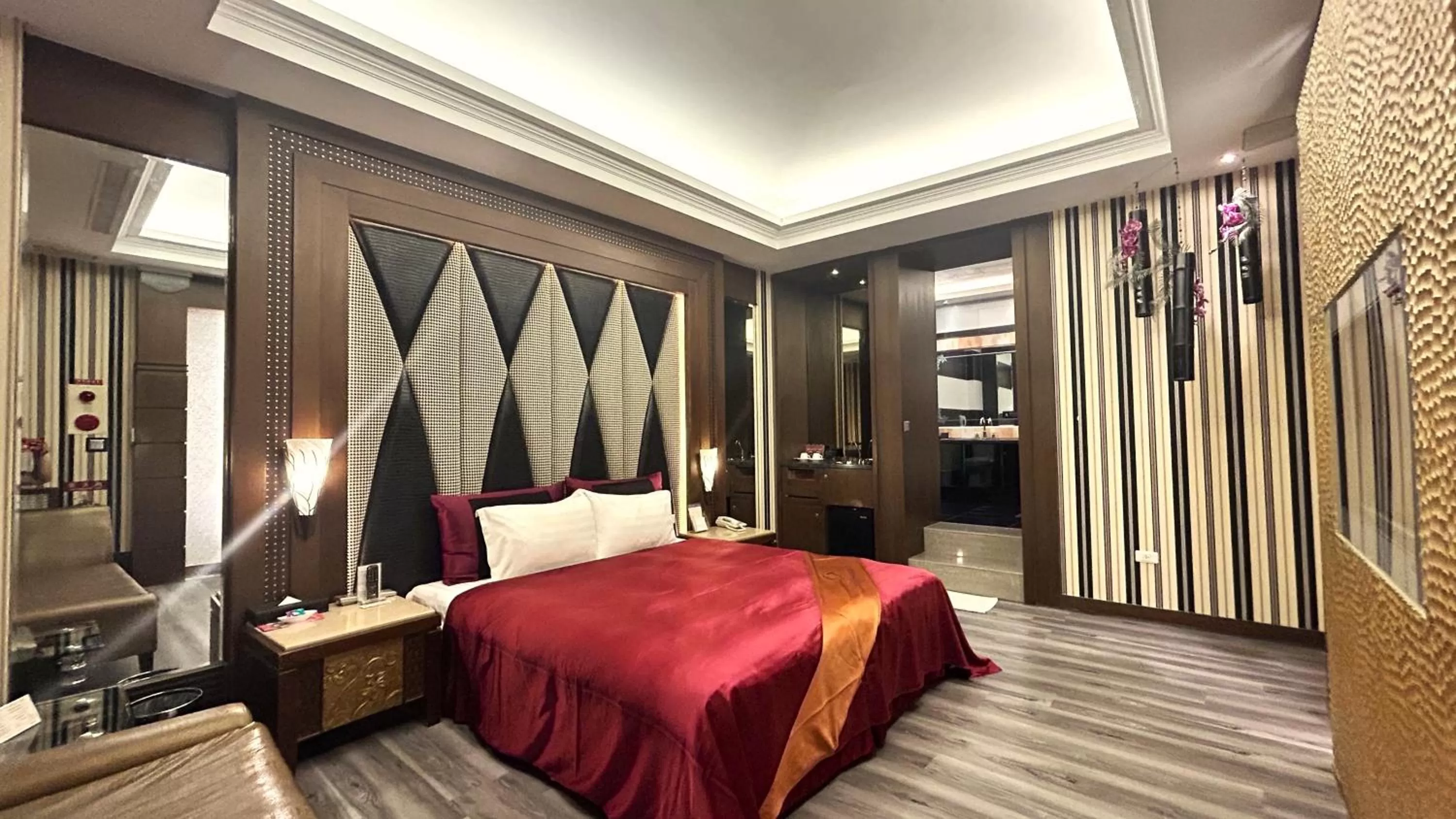 Photo of the whole room, Bed in Shining Motel