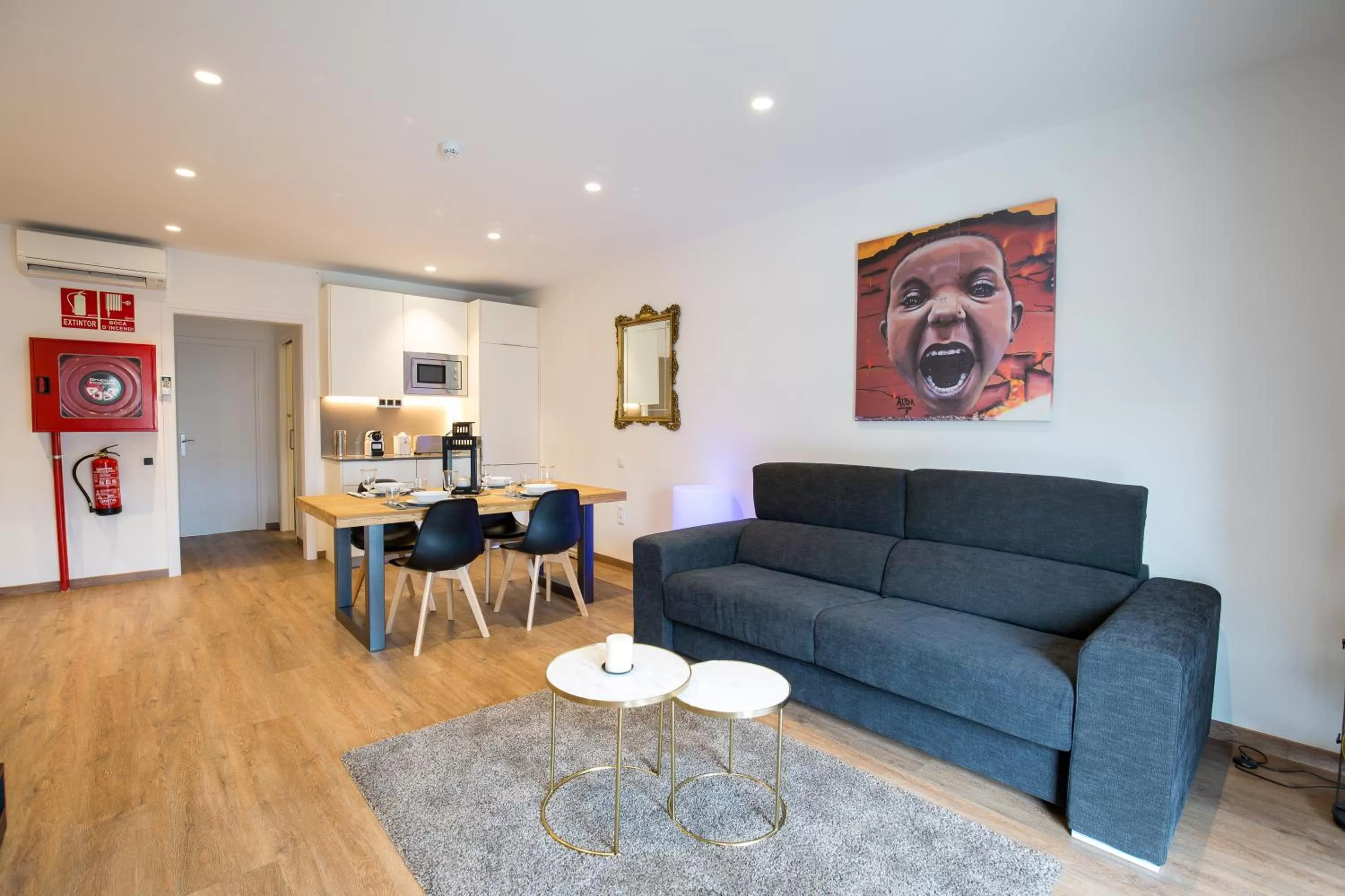 Living room in Airhostel Barcelona Airport 24h