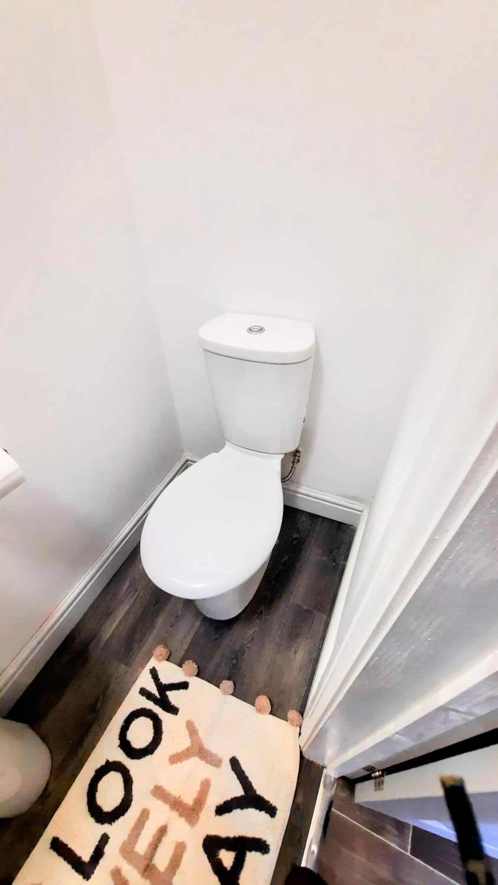 Toilet, Bathroom in Burford Road - Stay. Sleep. Rest.