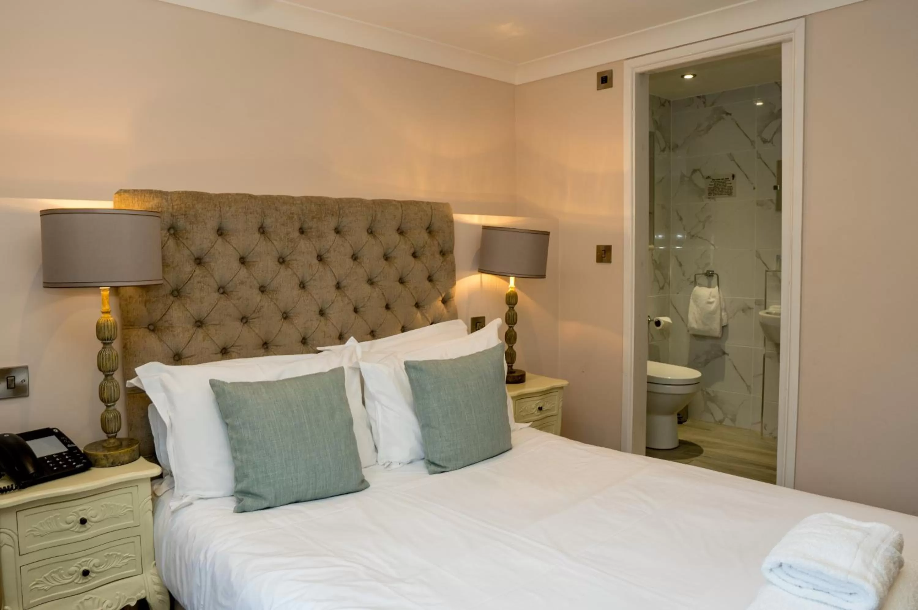 Bed in The Royal Oak, Kelsall