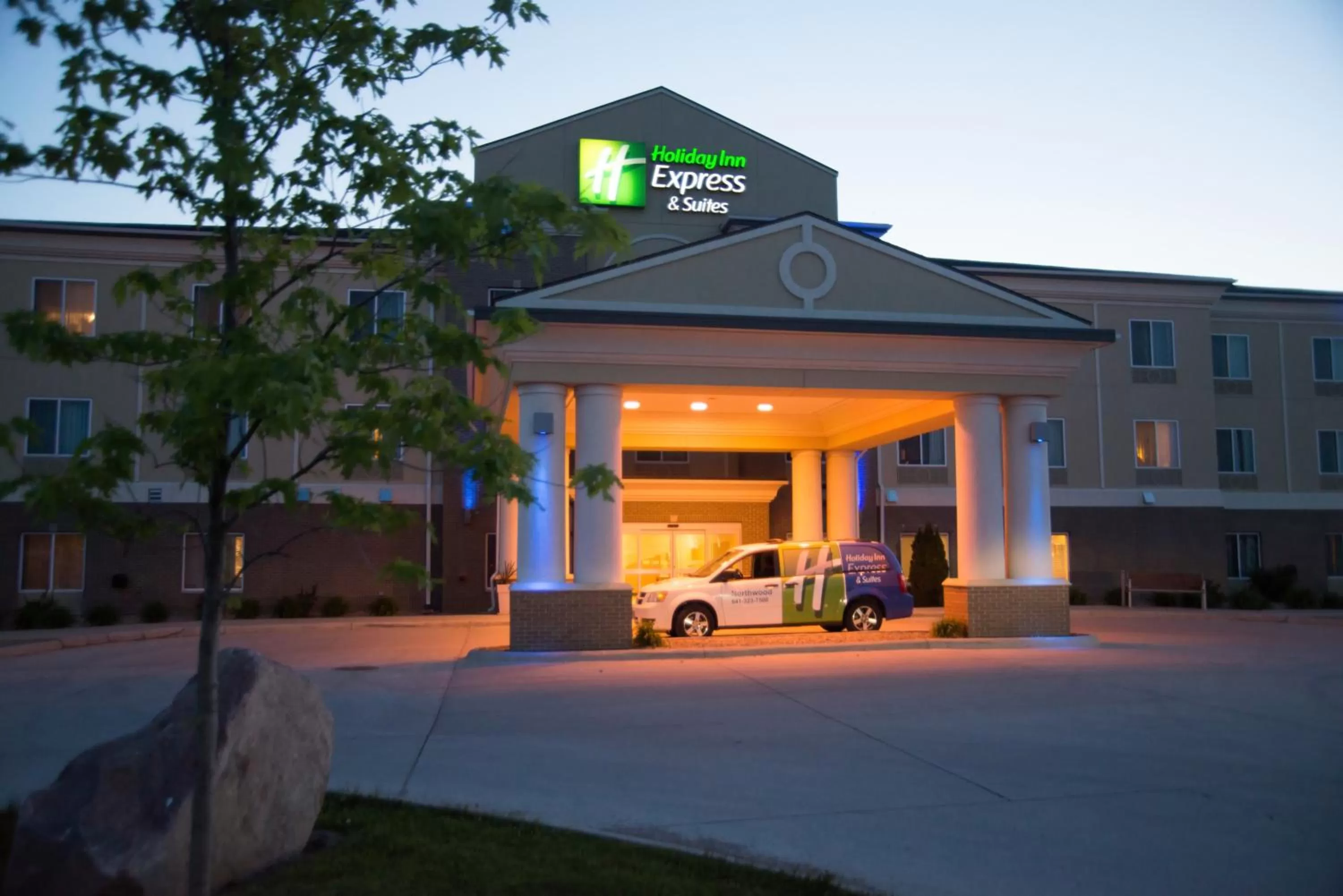 Holiday Inn Express & Suites Northwood by IHG